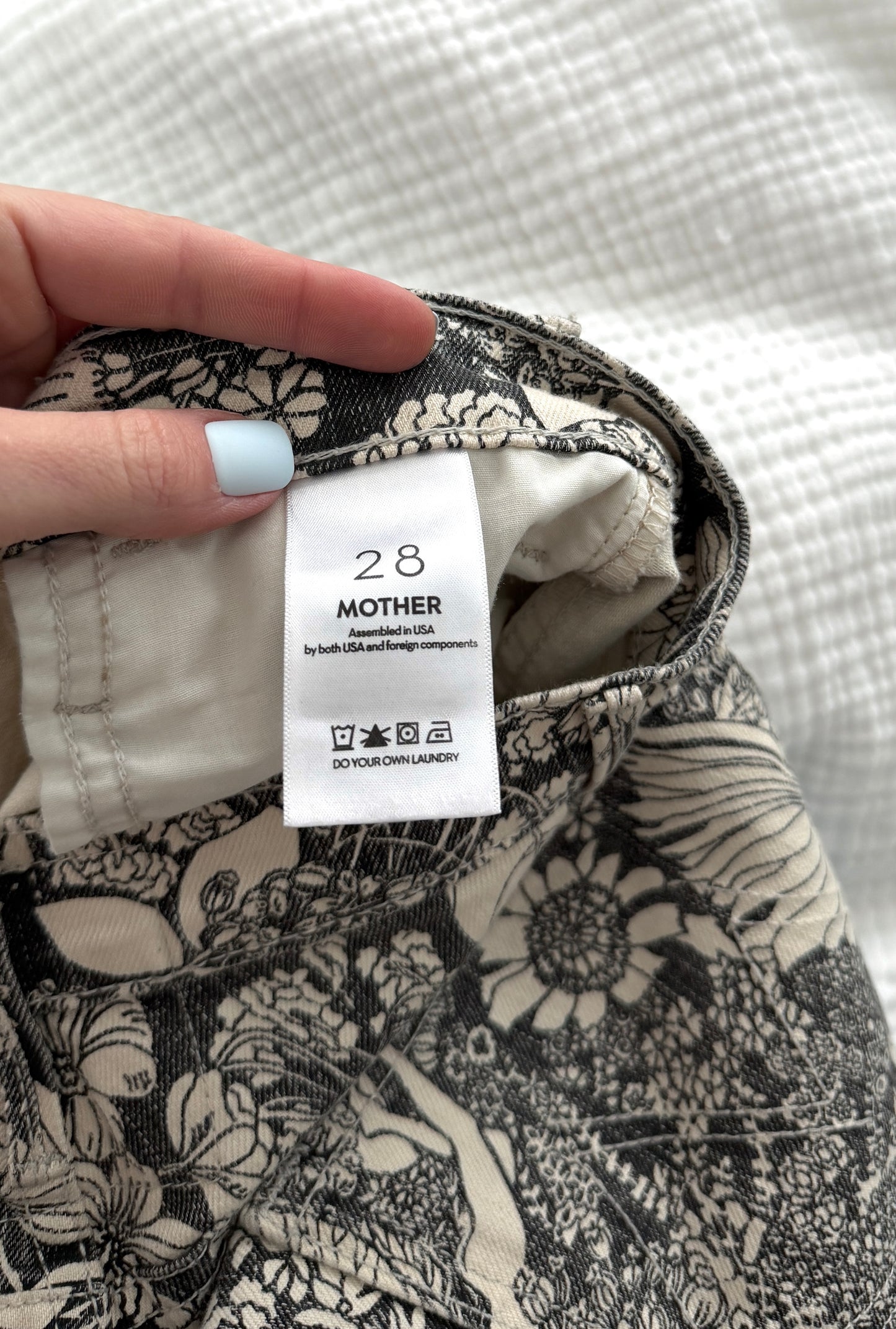 MOTHER Hustler Ankle Jeans in Devil May Care (28 or 6)