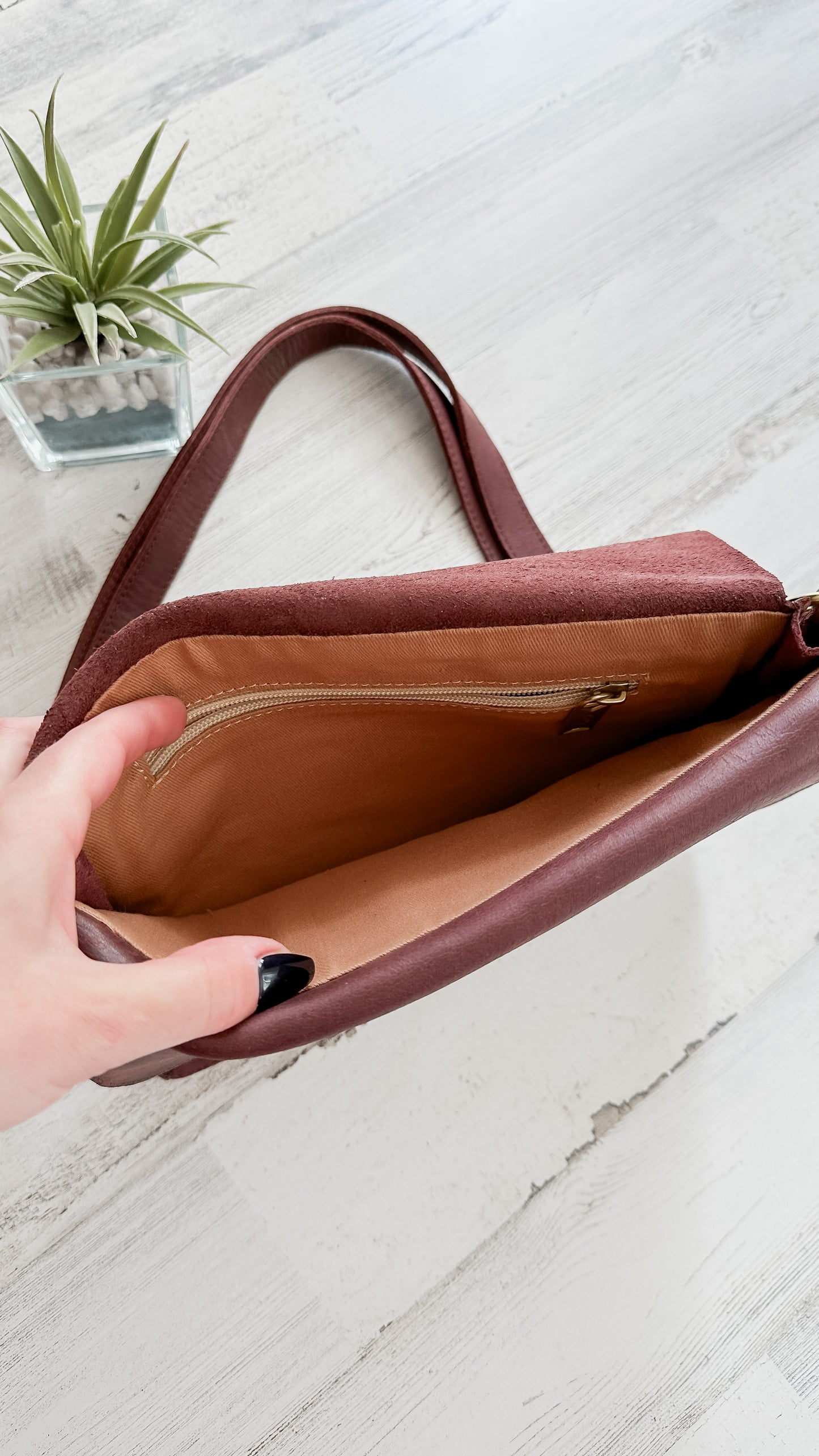 Sseko Redwood Brown Leather Saddle Crossbody Envelope Purse