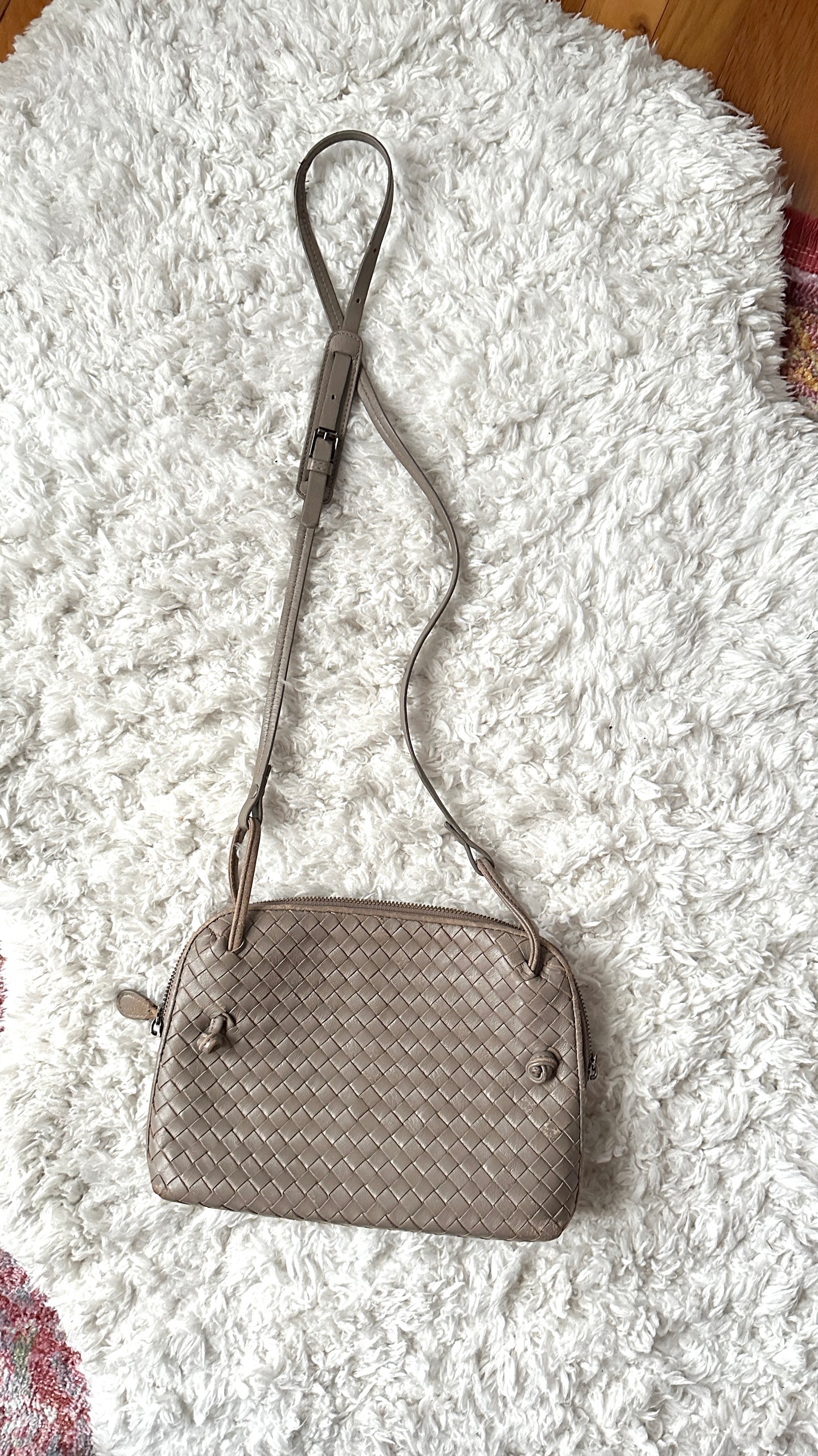 Bottega Veneta Nappa Intrecciato Nodini Crossbody Messenger Purse in Steel