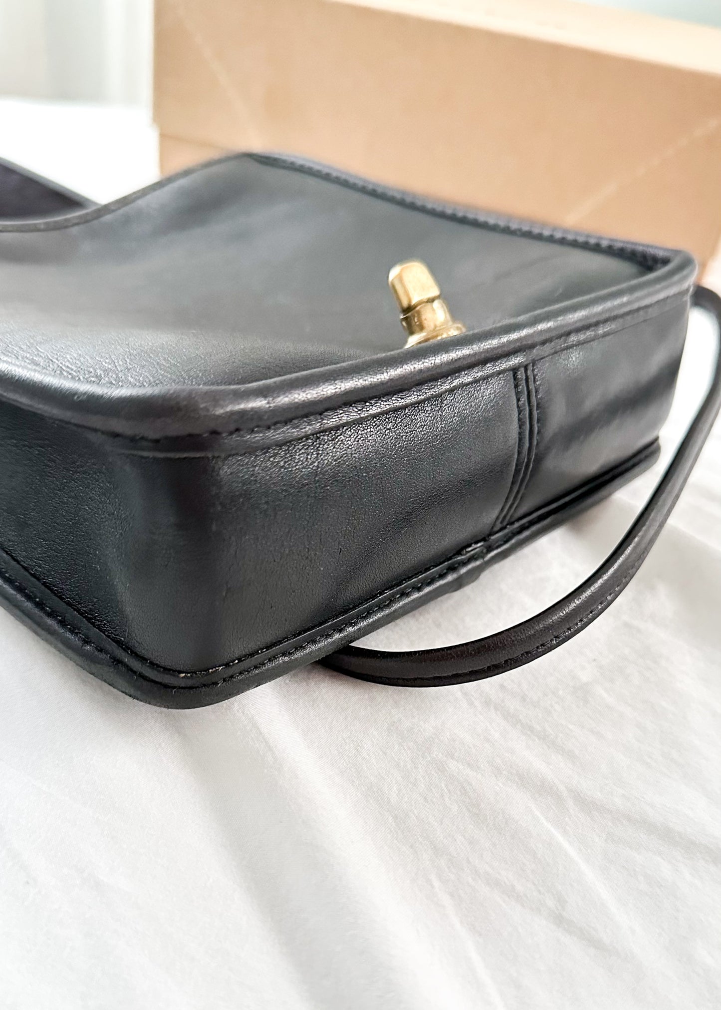 Vintage Coach Compact Pouch in Black Leather Crossbody Purse