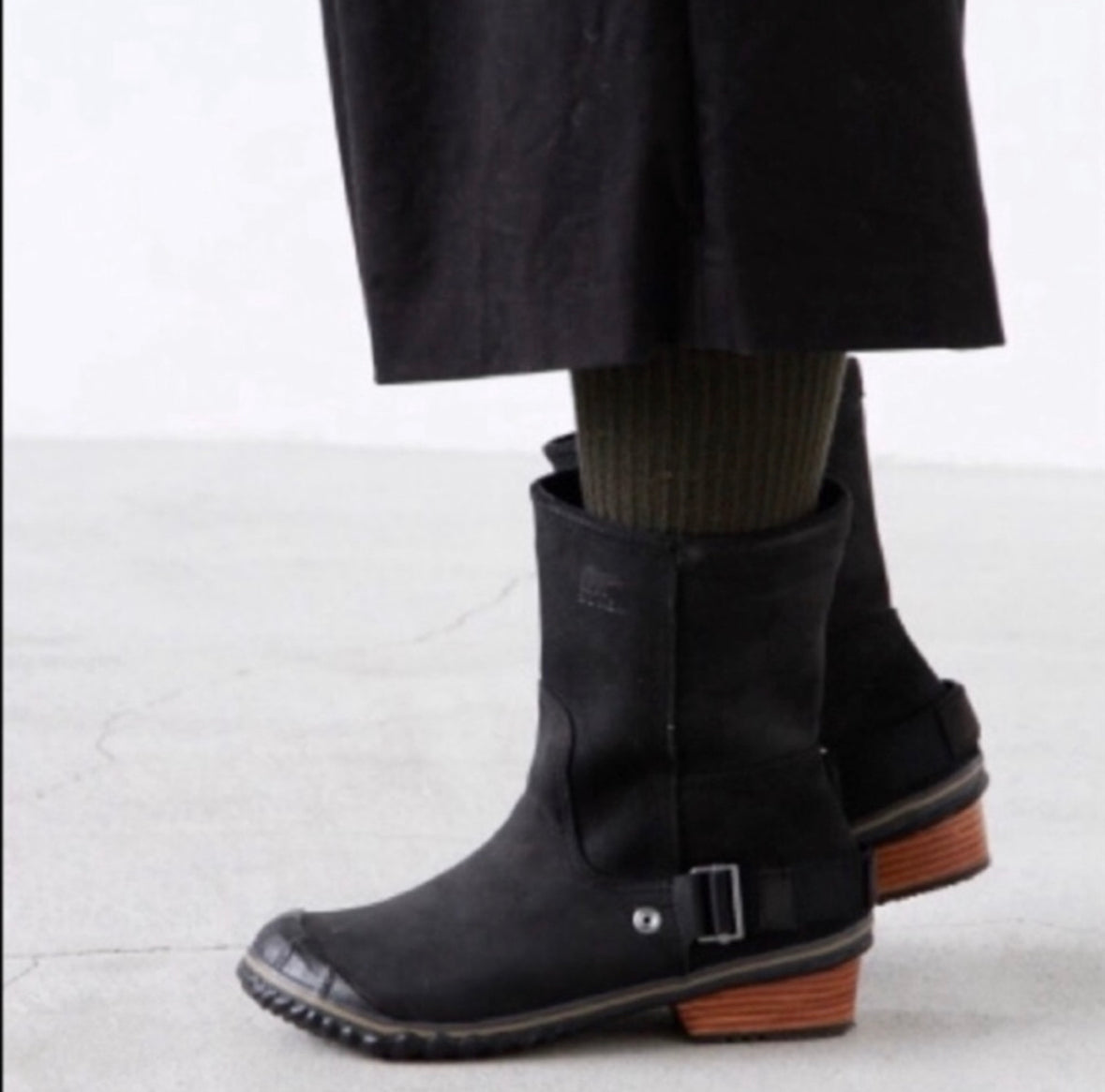 SOREL Slim Shortie Waterproof Suede Black Boots (9)