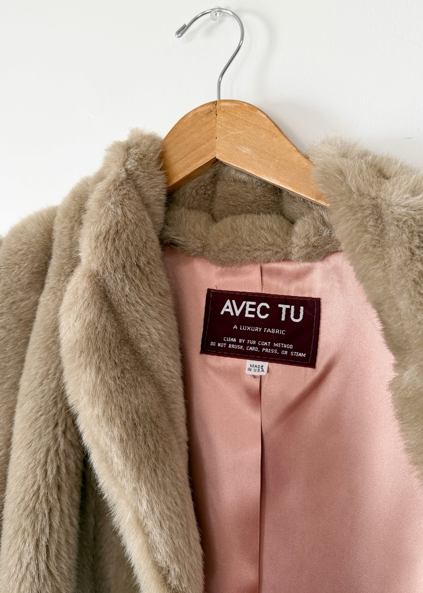 NEW Avec Tu Vintage Faux Fur Blonde Coat Long Swing Princess Coat USA Union Made
