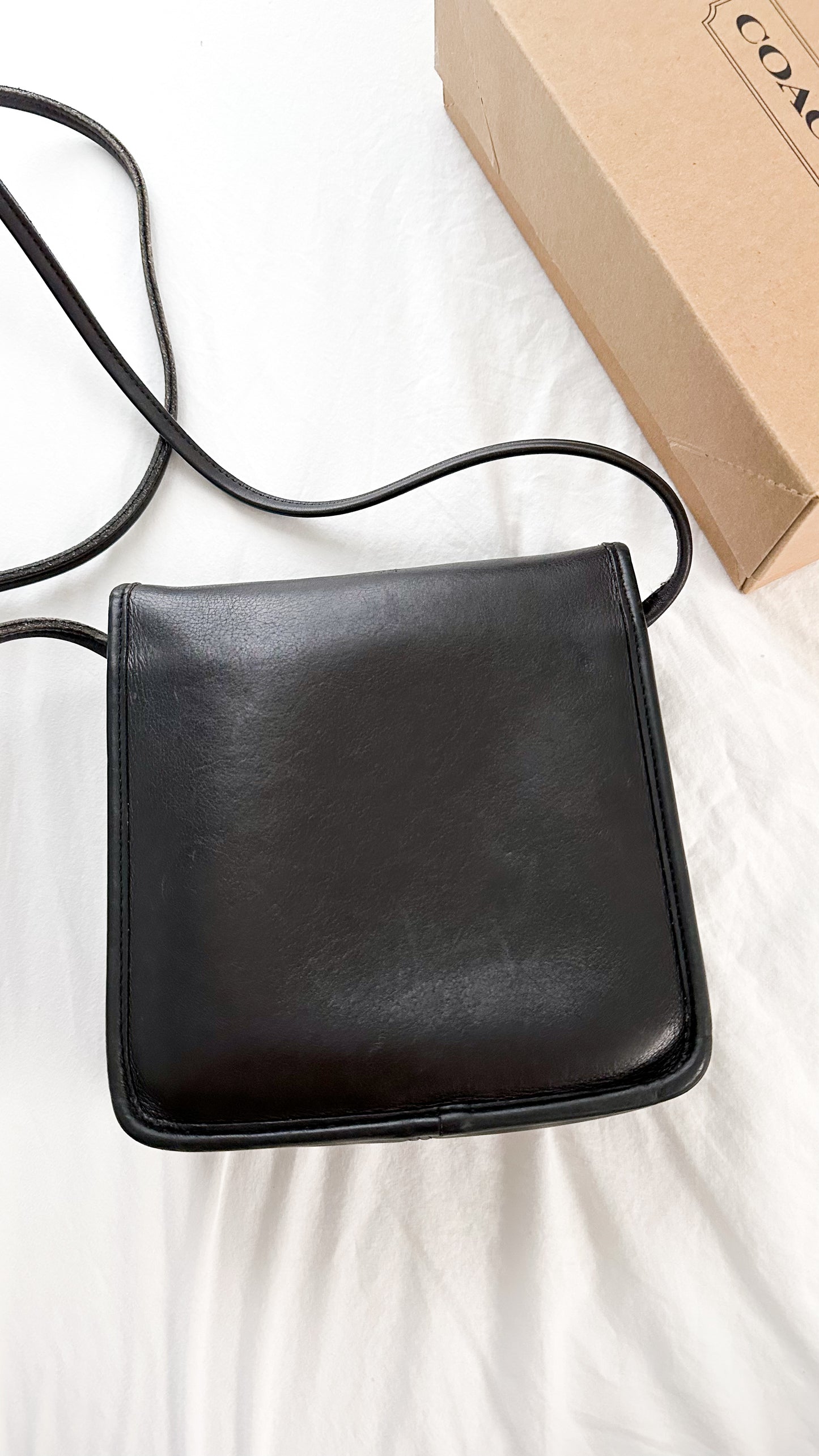 Vintage Coach Compact Pouch in Black Leather Crossbody Purse