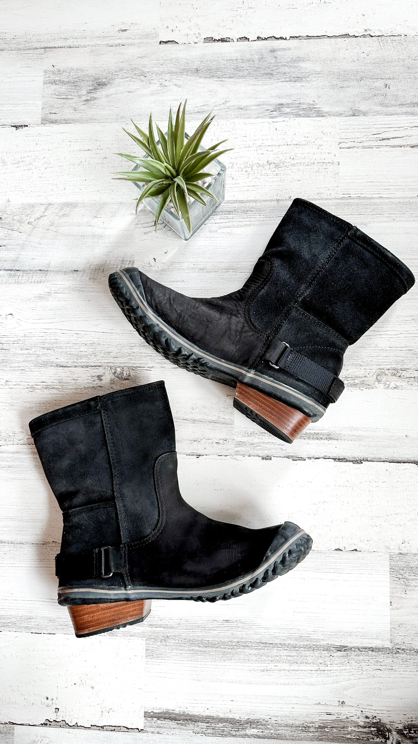 SOREL Slim Shortie Waterproof Suede Black Boots (9)