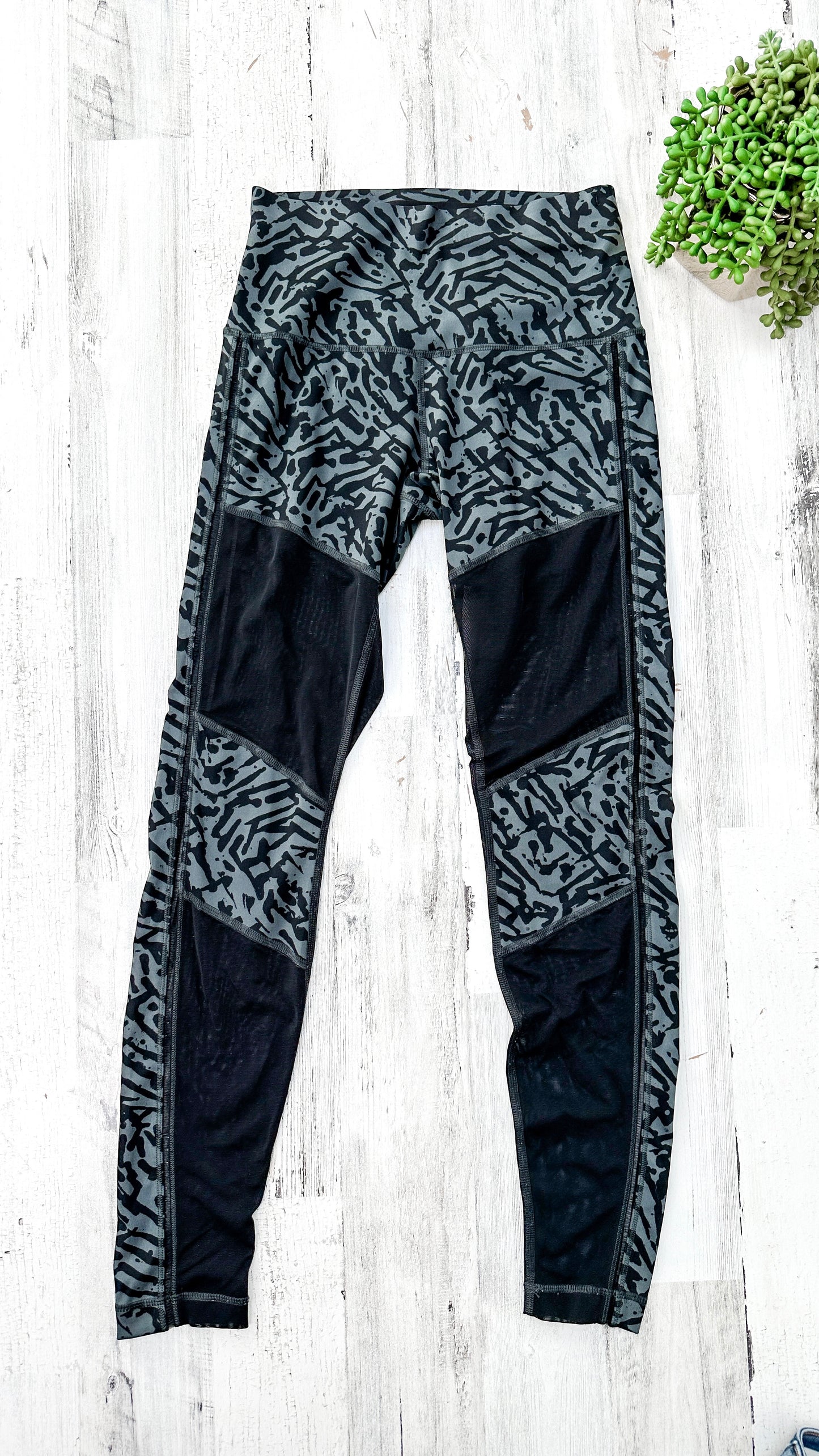 Lululemon Hot To Trot Brushed Animal & Mesh Pant Leggings (6/M)