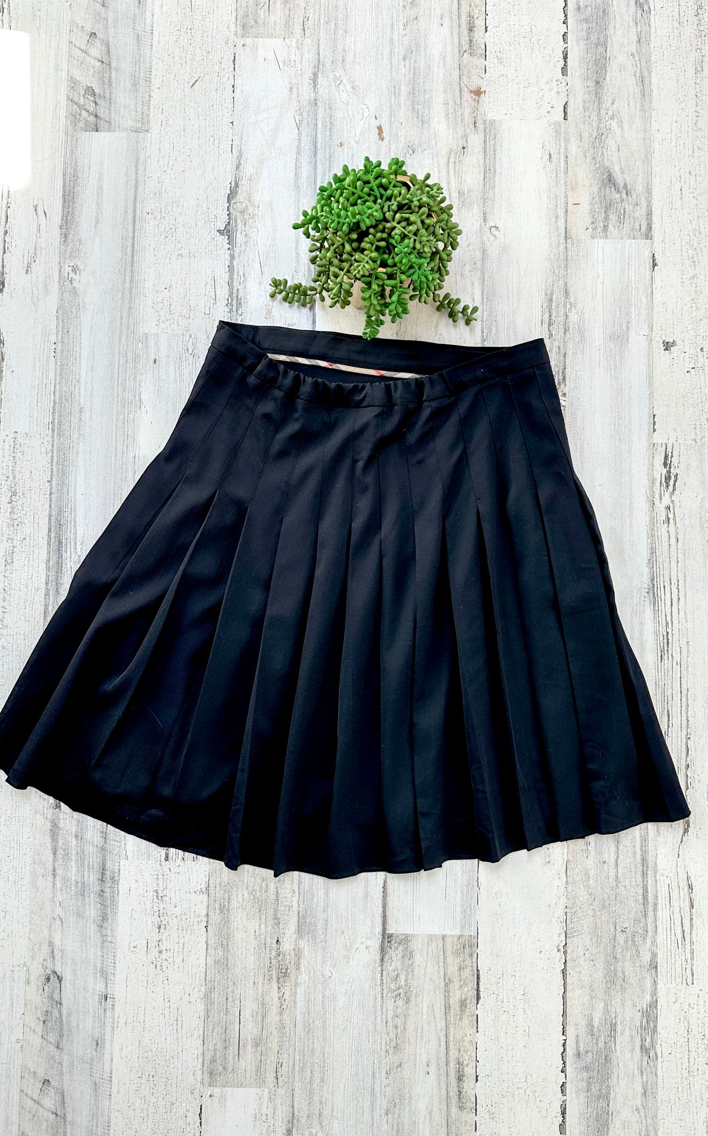 Burberry Dark Navy Blue Classic Pleated Wrap Skirt (12)