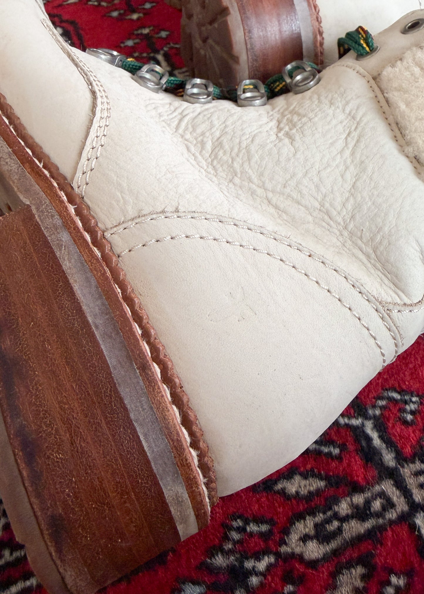 Frye Samantha Hiker Combat in Ivory Leather Shearling and Green Laces Winter Boots (7.5)