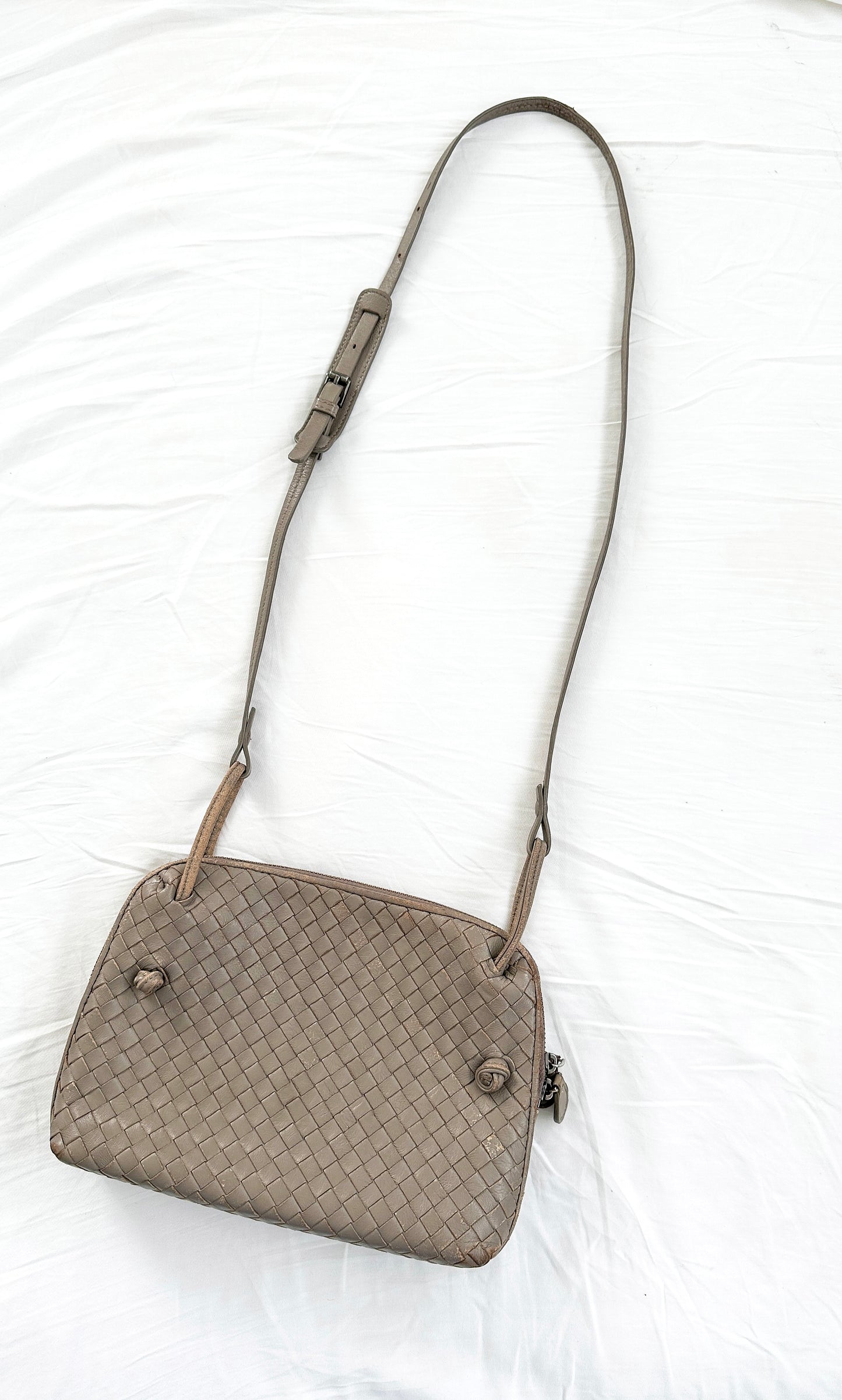 Bottega Veneta Nappa Intrecciato Nodini Crossbody Messenger Purse in Steel