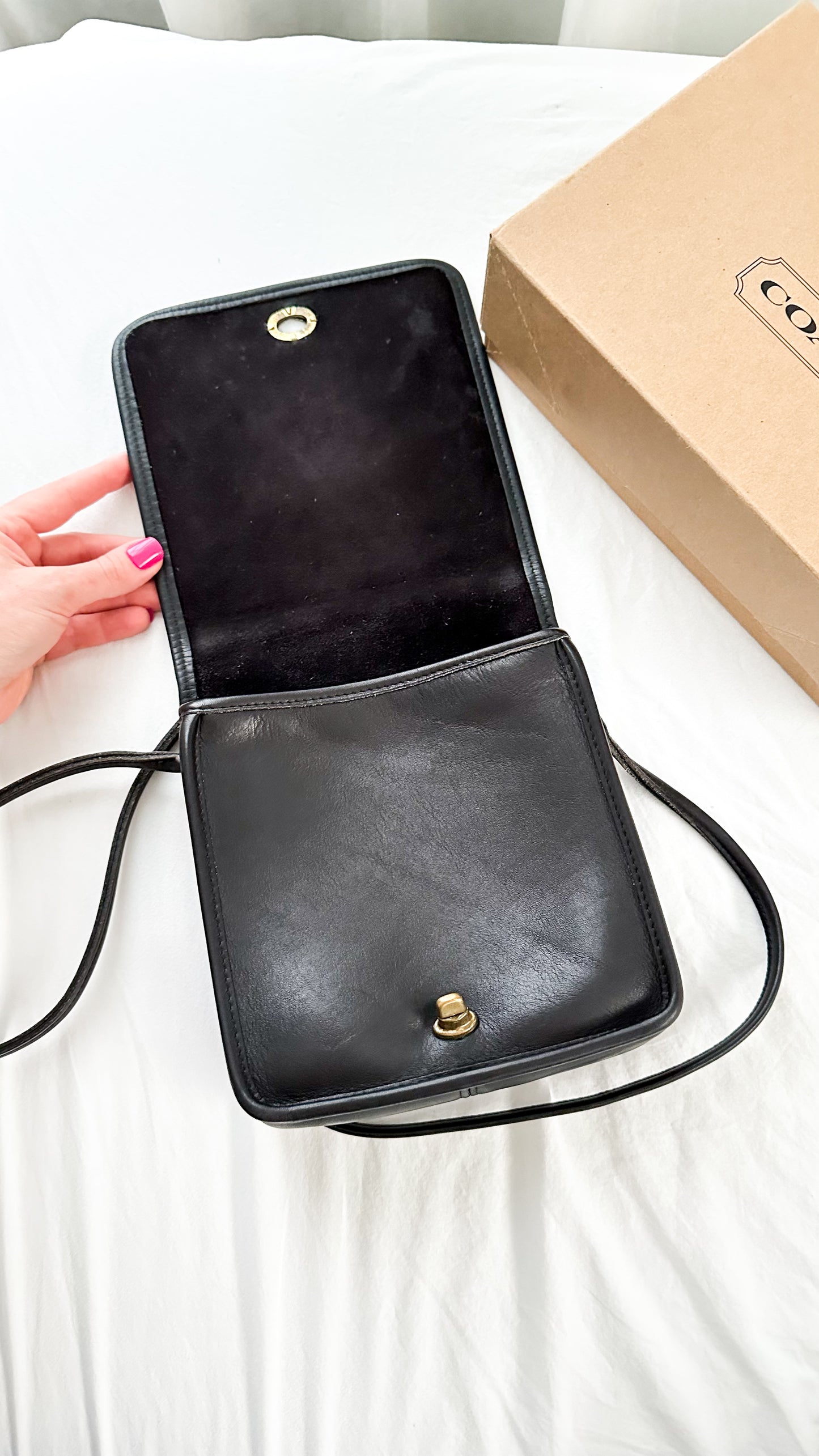 Vintage Coach Compact Pouch in Black Leather Crossbody Purse