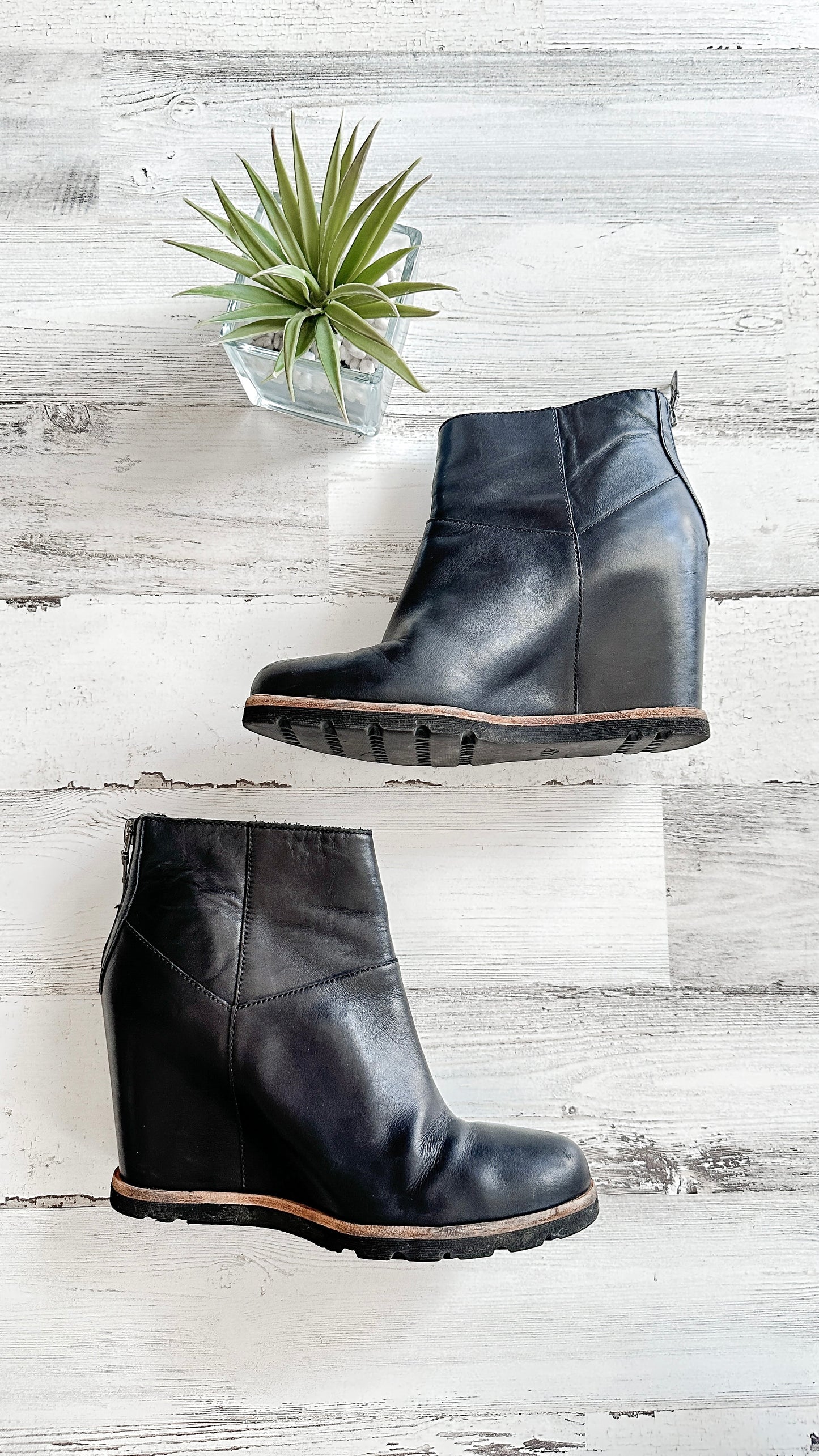 UGG Black Leather Amal Wedge Boots (7.5)