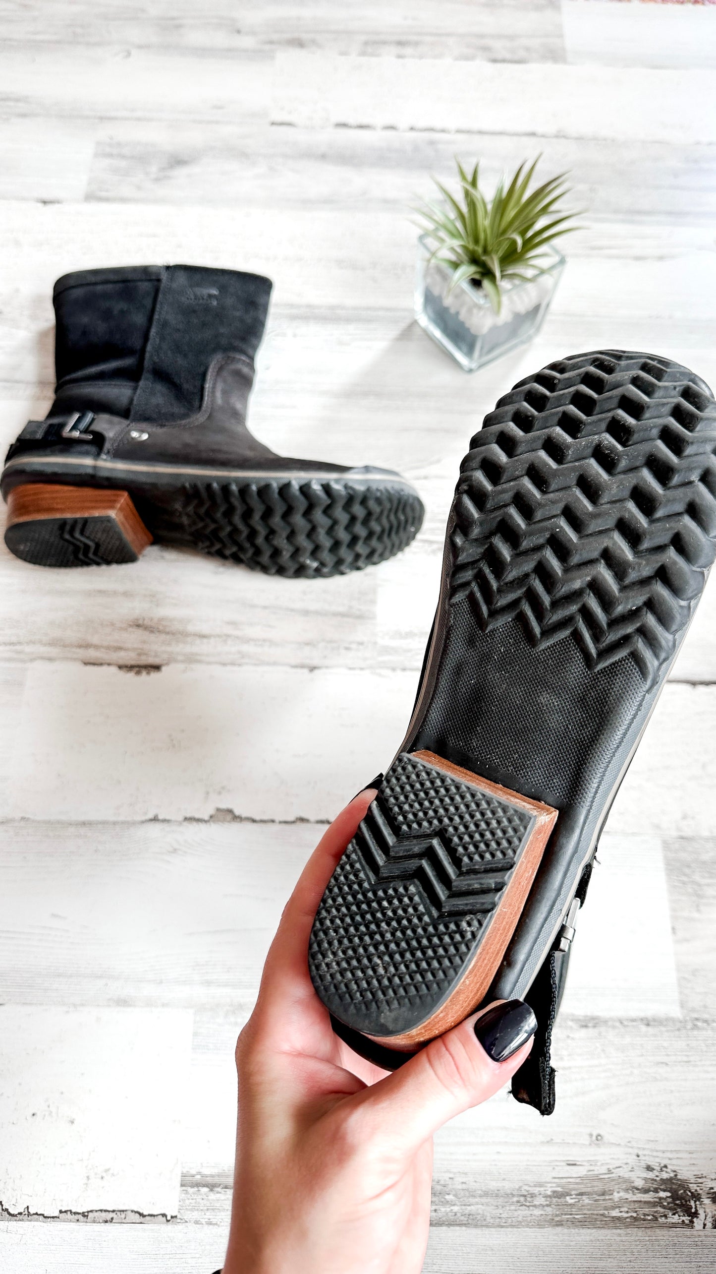 SOREL Slim Shortie Waterproof Suede Black Boots (9)