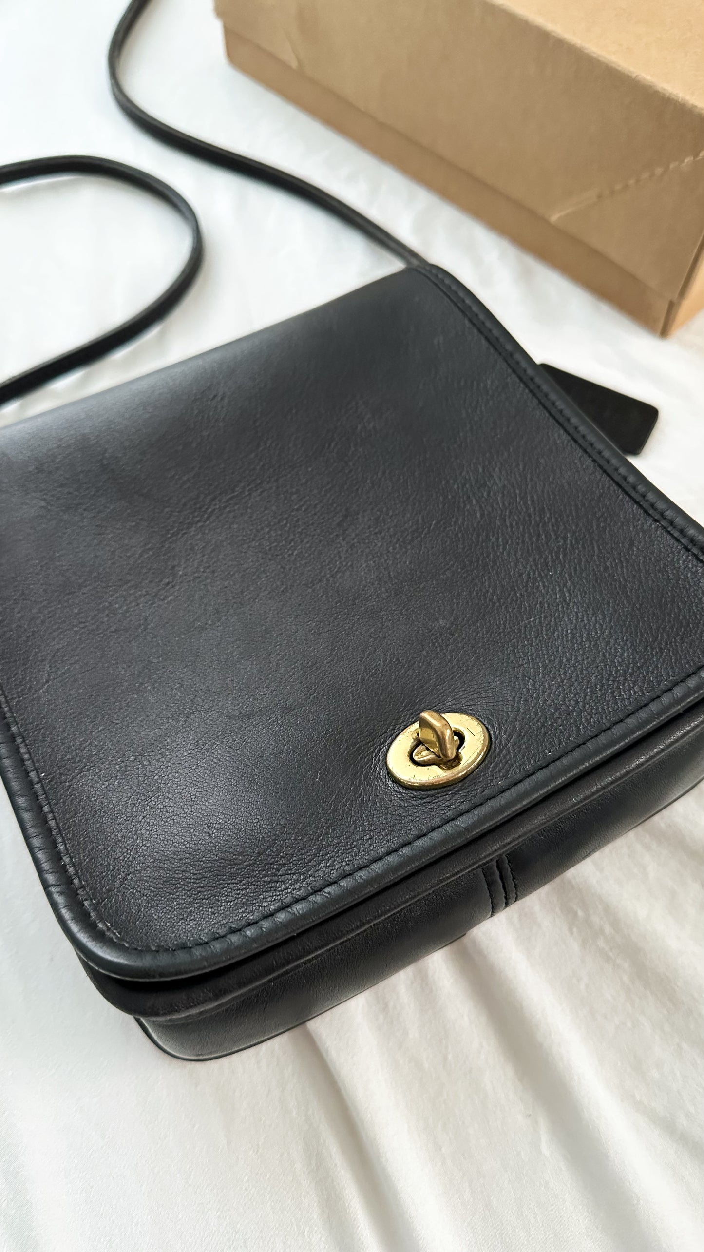 Vintage Coach Compact Pouch in Black Leather Crossbody Purse