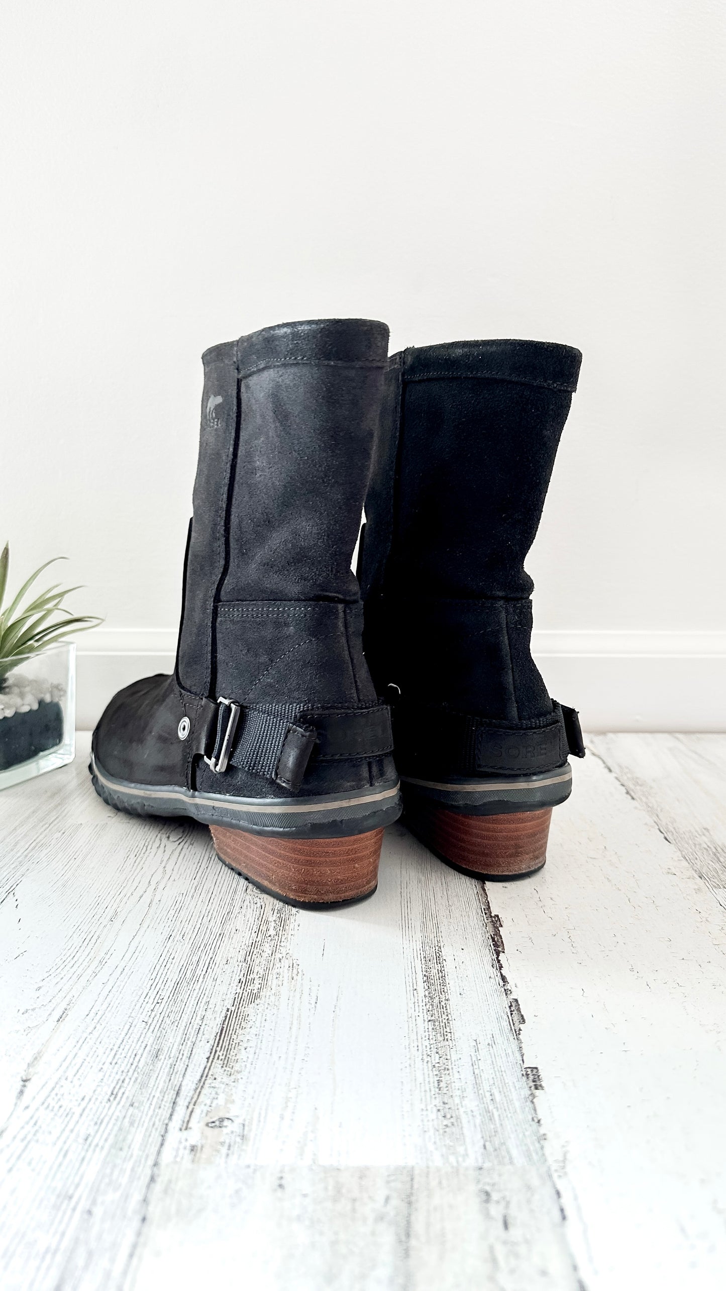 SOREL Slim Shortie Waterproof Suede Black Boots (9)