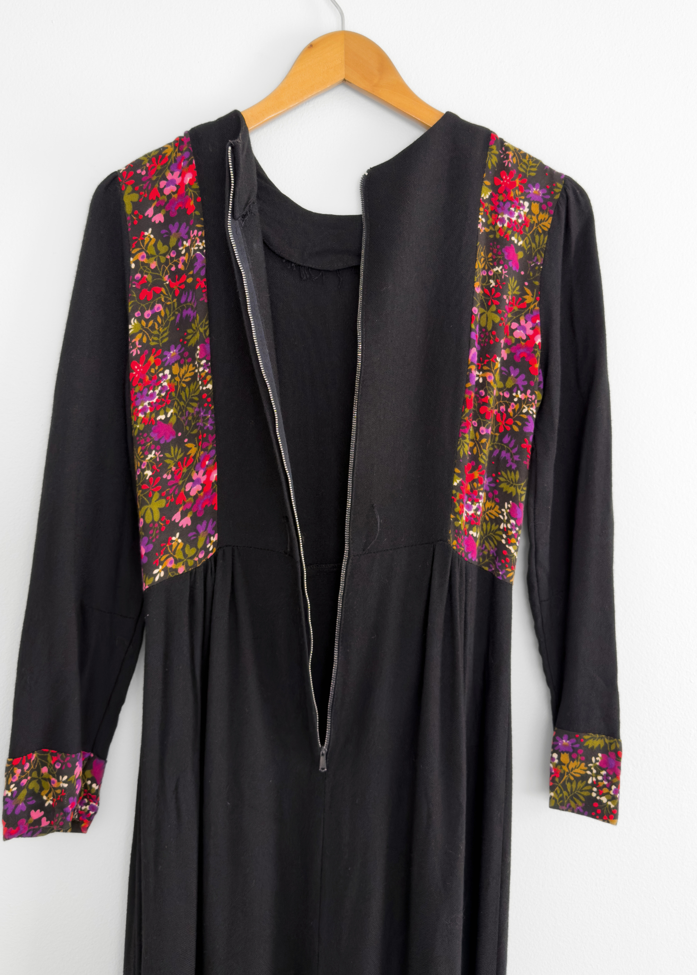 Vintage 60s 70s Zanie London Black & Floral Wrap Maxi Dress (vintage EU 36 or 2/4)