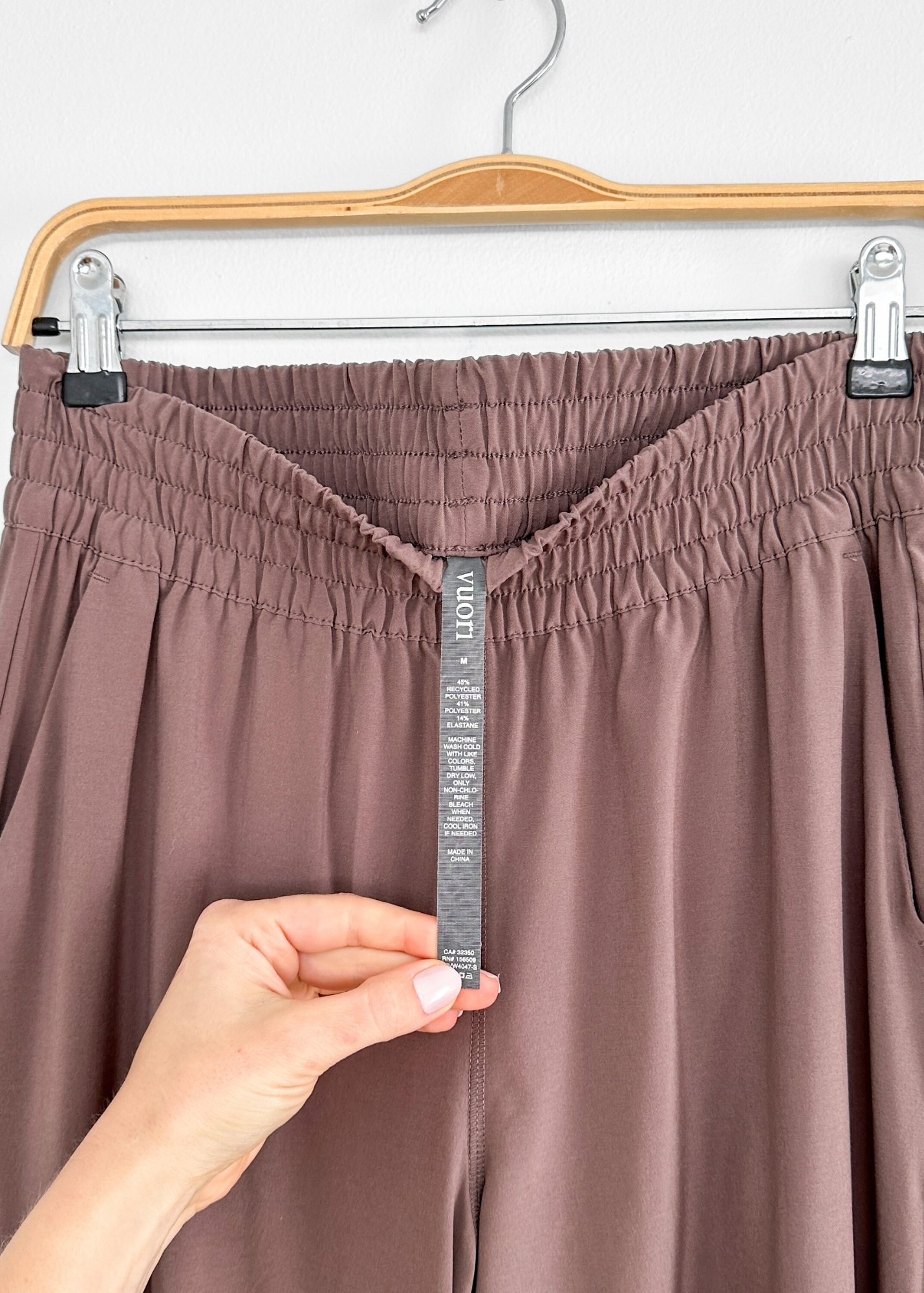 Vuori Villa Wideleg Casual Pants in Zion Rose (M)