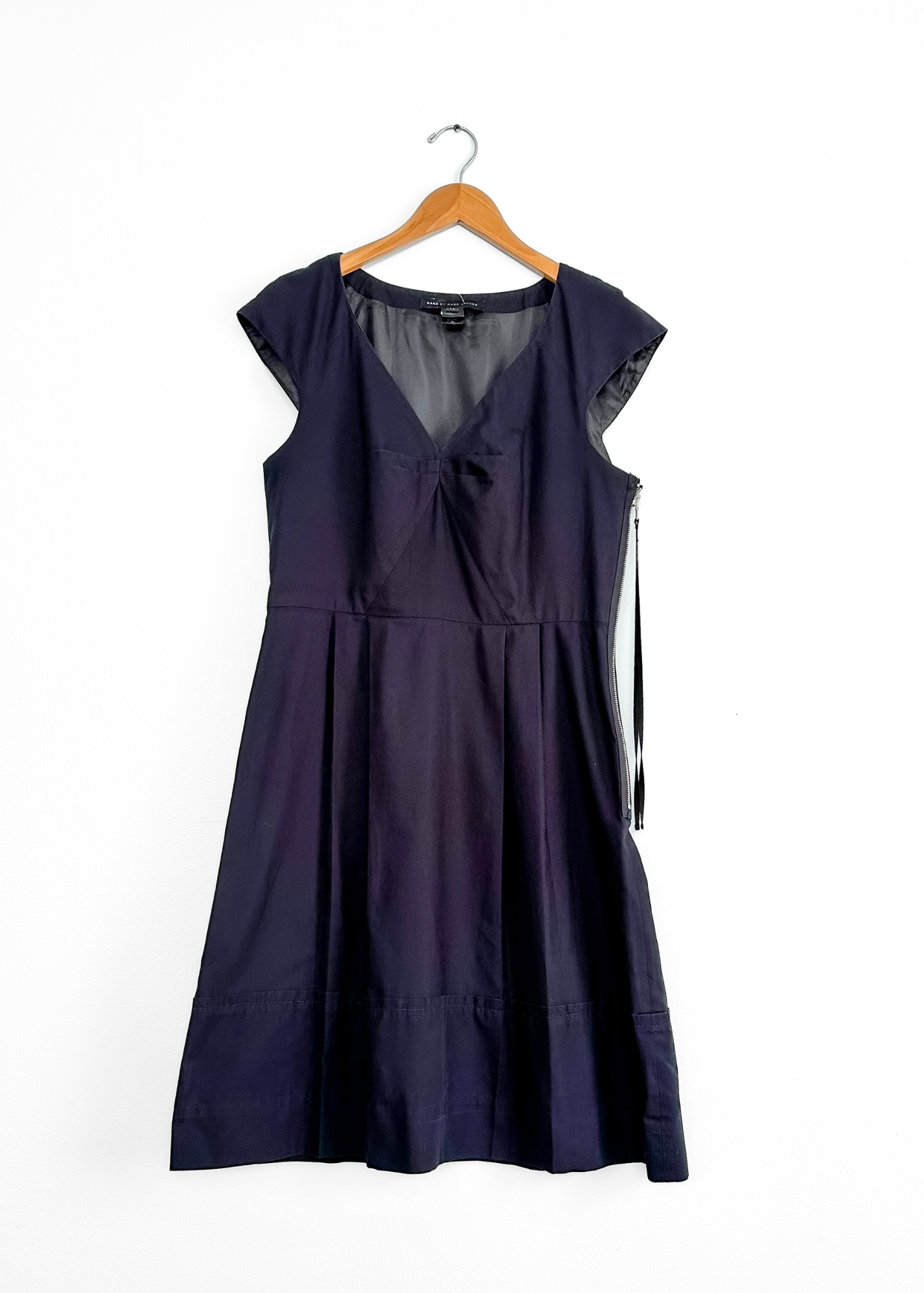 Marc by Marc Jacobs Navy Blue V-Neck Cap Sleeve Pleat A-Line Dress (12 The Wandering Wardrobe Truck Marc by Marc Jacobs Navy Blue V-Neck Cap Sleeve Pleat A-Line Dress (12 The Wandering Wardrobe Truck