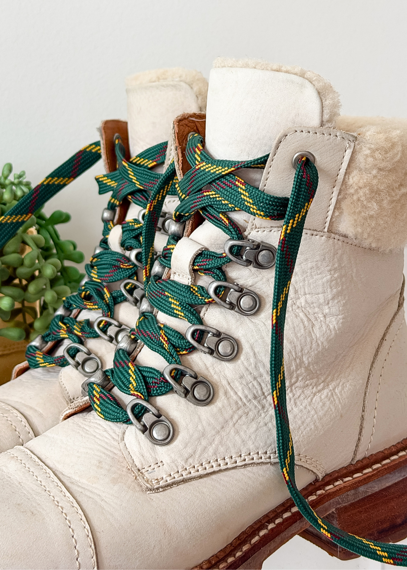 Frye Samantha Hiker Combat in Ivory Leather Shearling and Green Laces Winter Boots (7.5)