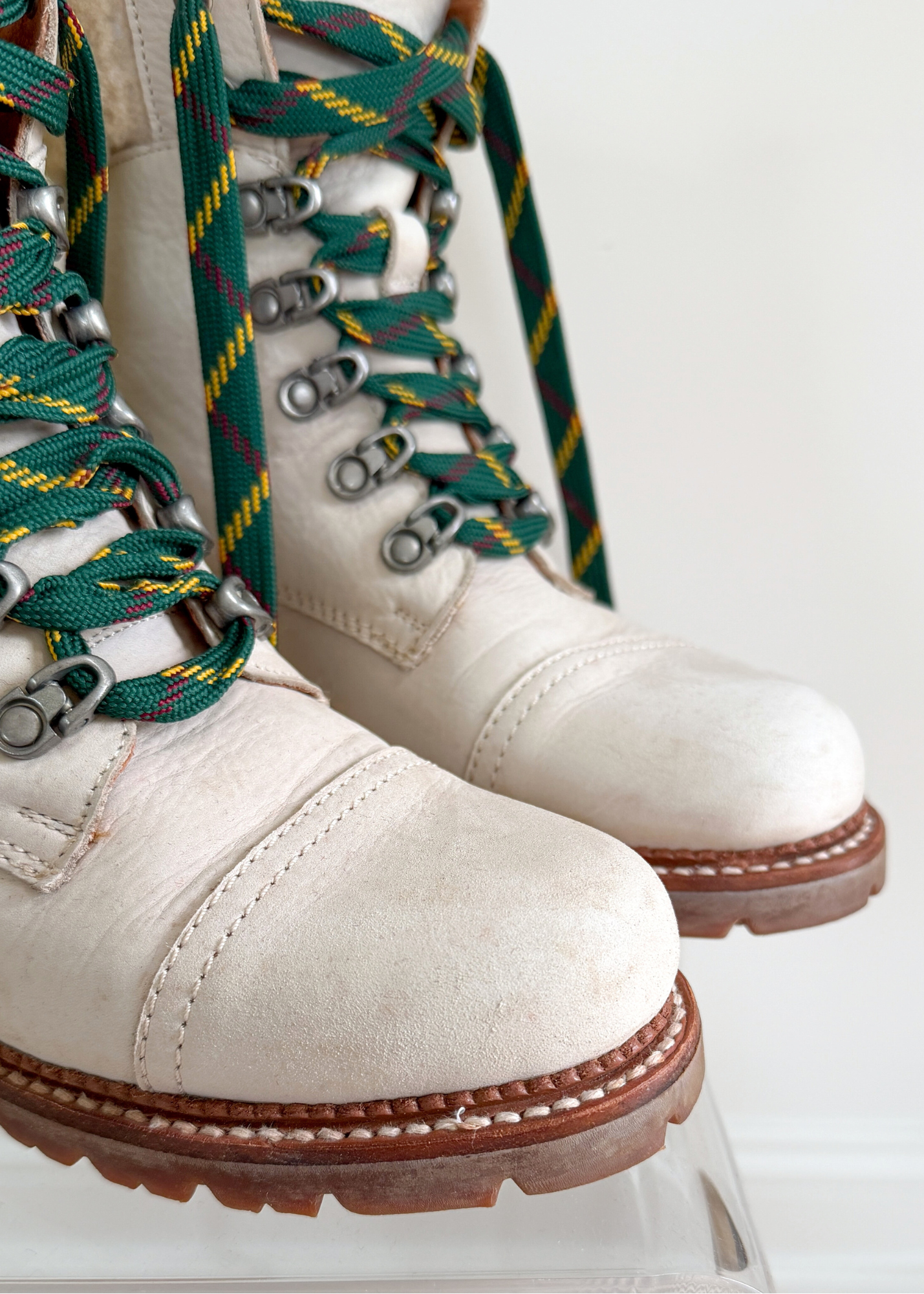 Frye Samantha Hiker Combat in Ivory Leather Shearling and Green Laces Winter Boots (7.5)