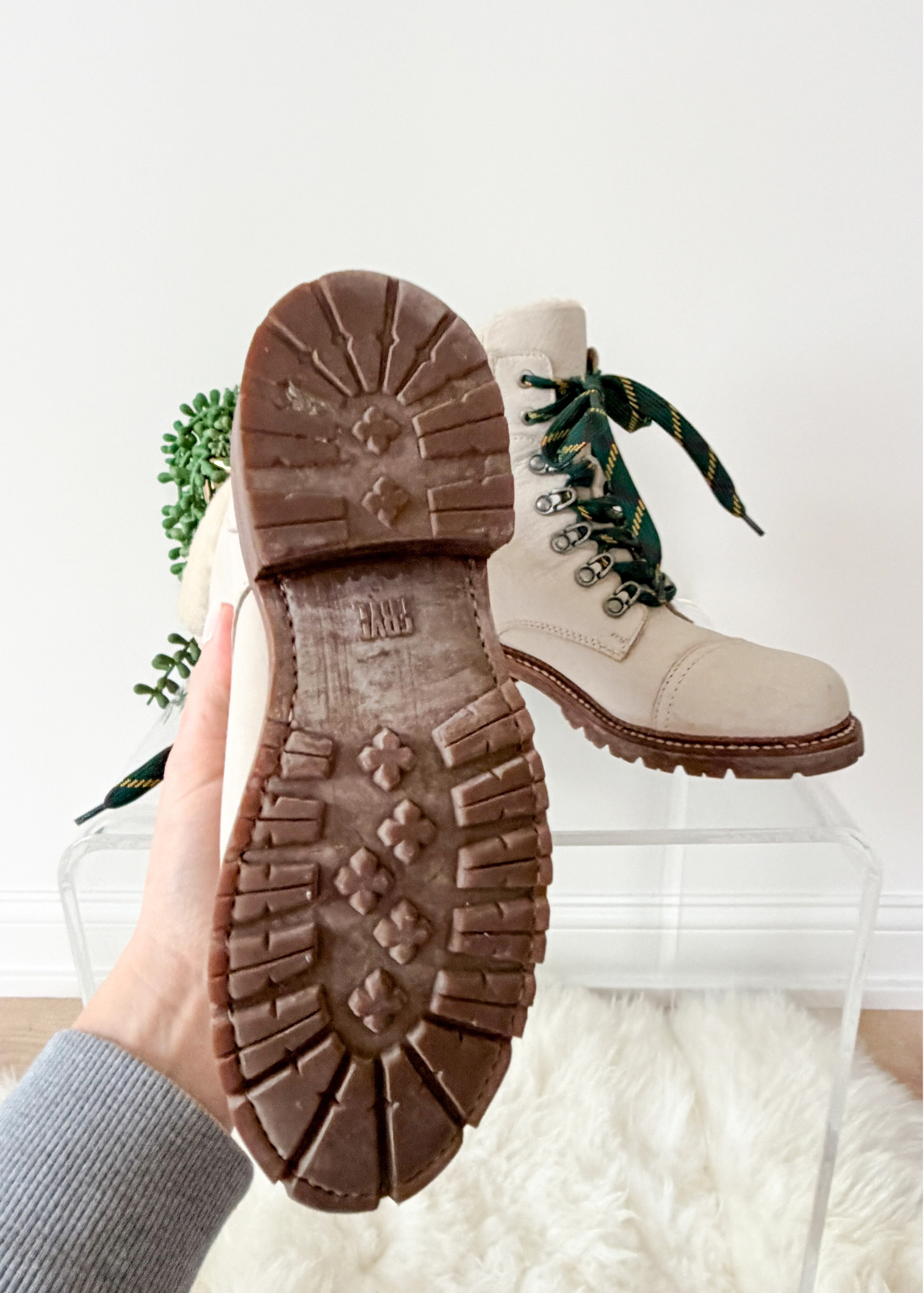 Frye Samantha Hiker Combat in Ivory Leather Shearling and Green Laces Winter Boots (7.5)