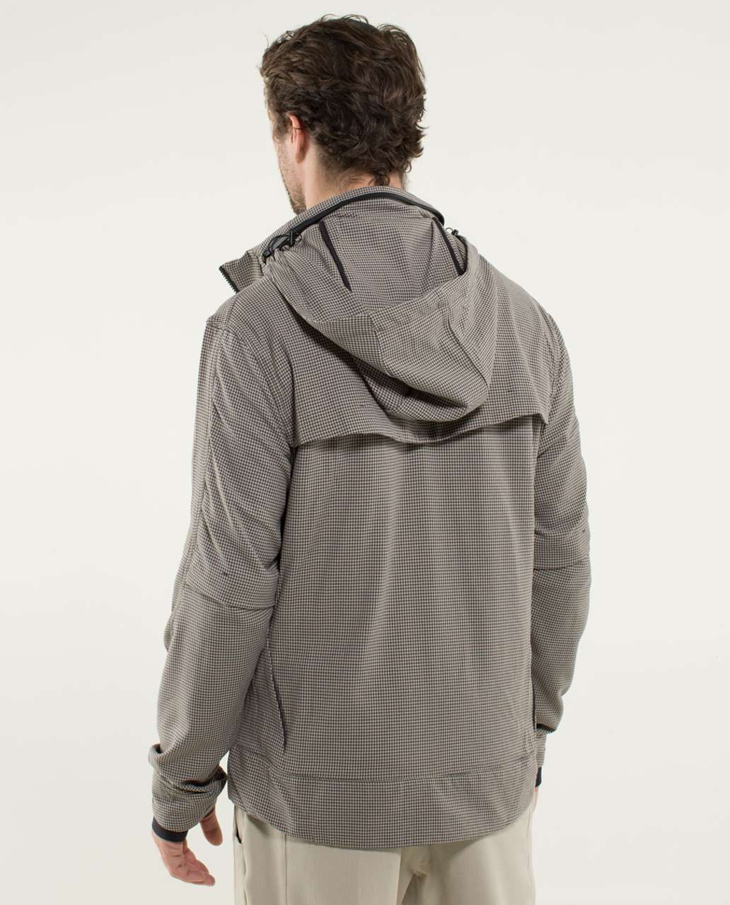 Lululemon Men's Relay Hooded Jacket in Brown Black Houndstooth Swift Mojave Tan