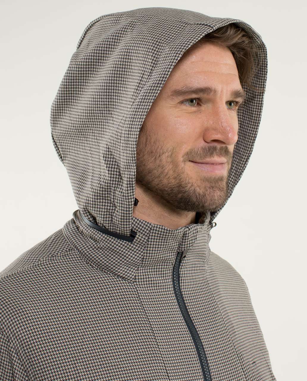 Lululemon Men's Relay Hooded Jacket in Brown Black Houndstooth Swift Mojave Tan
