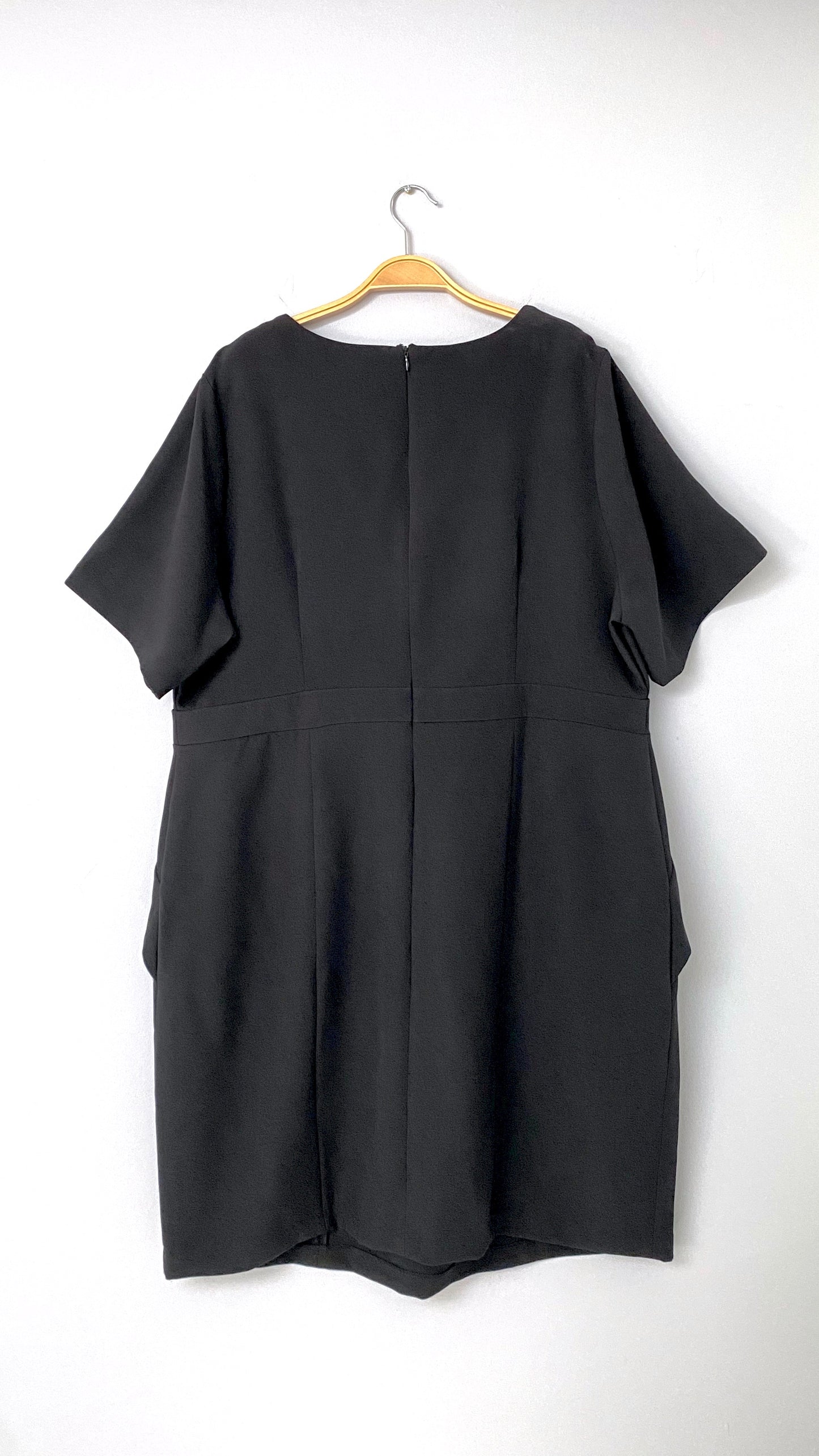 ELOQUII Black Structured Waist Work Week Dress (20)