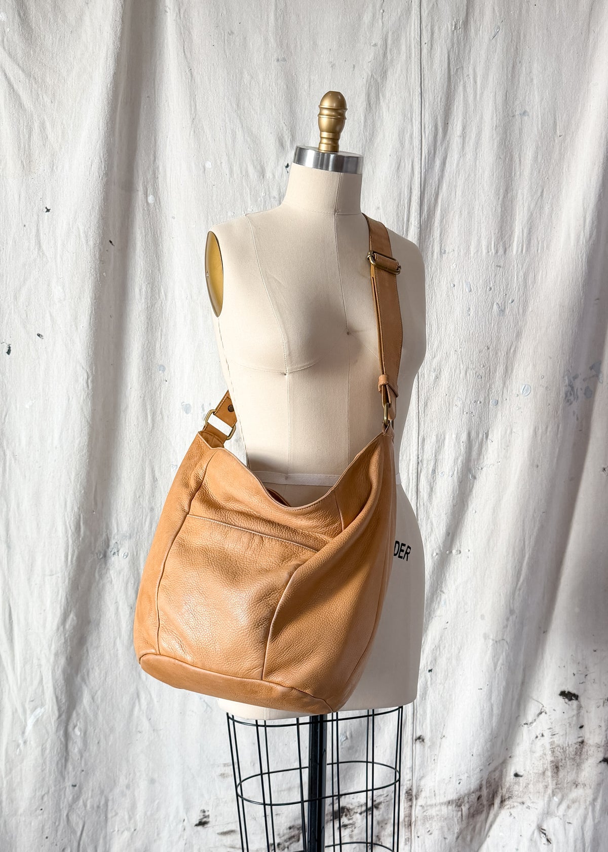 Avorio XL Light Tan Leather Satchel Purse