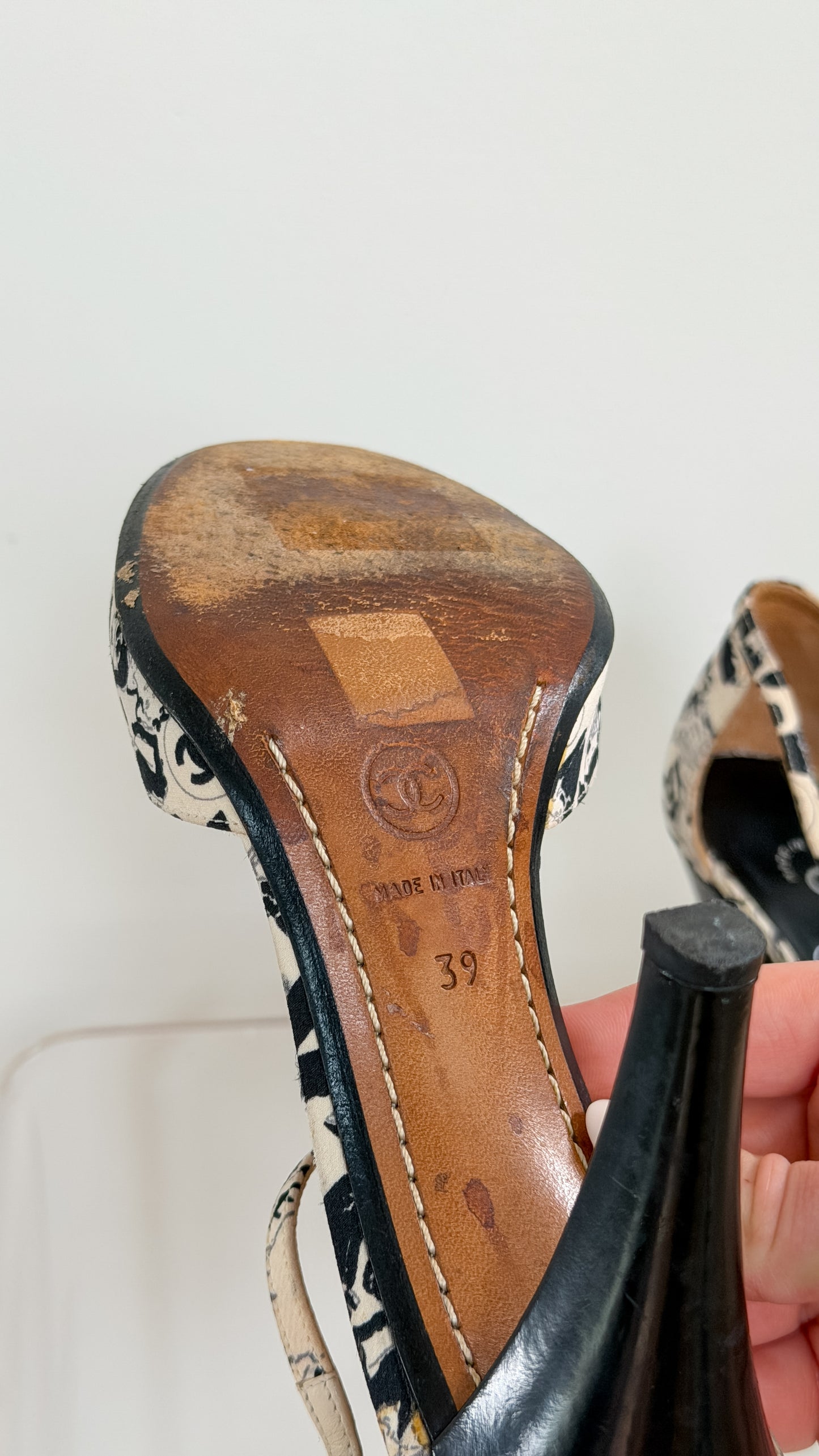 *Rare!* Vintage 2003 Chanel Black Cream D'orsay Print Round Toe Ankle Strap Heels (39)