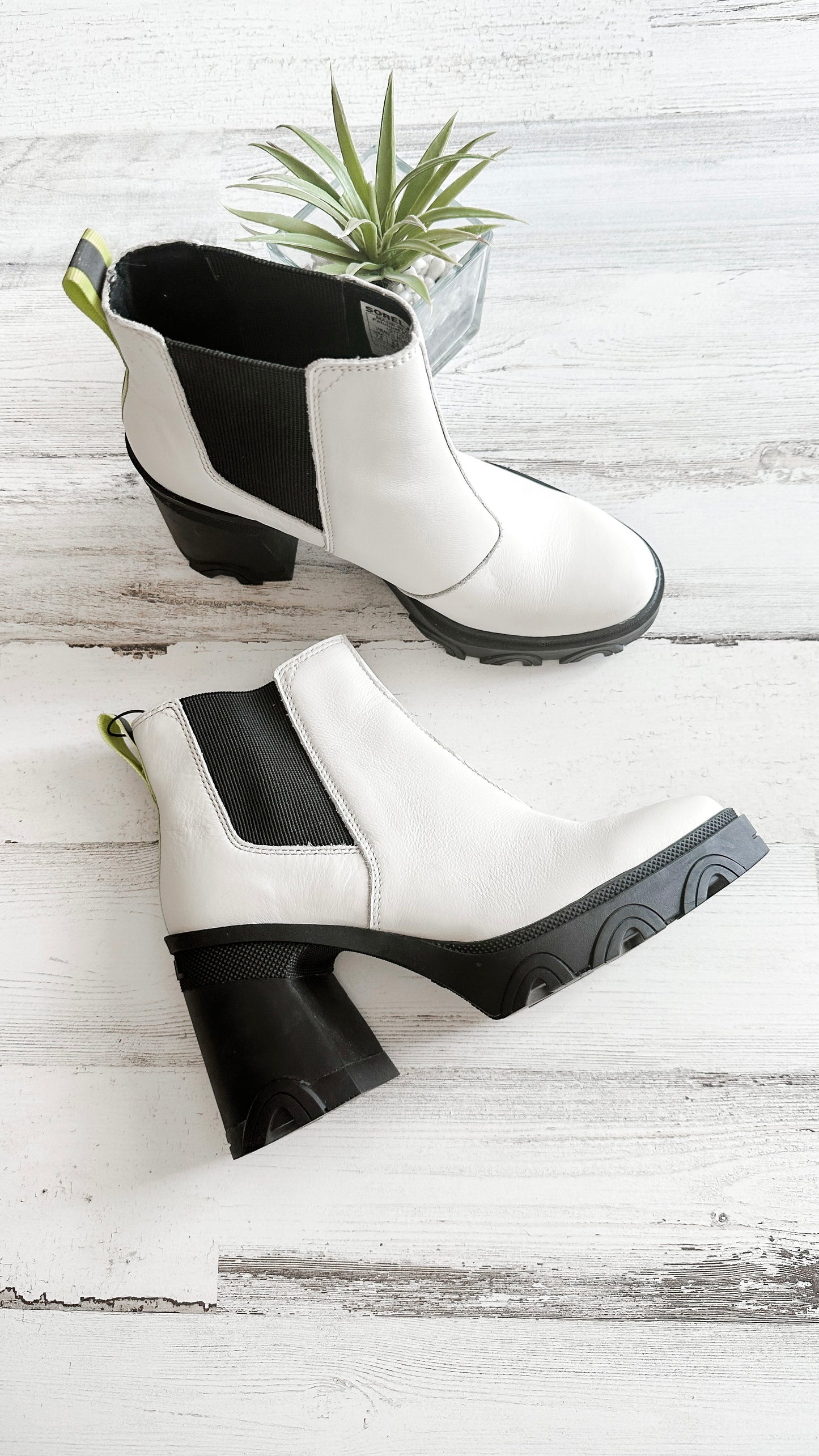 Sorel Brex Heel Chelsea Waterproof White Boots (7.5)