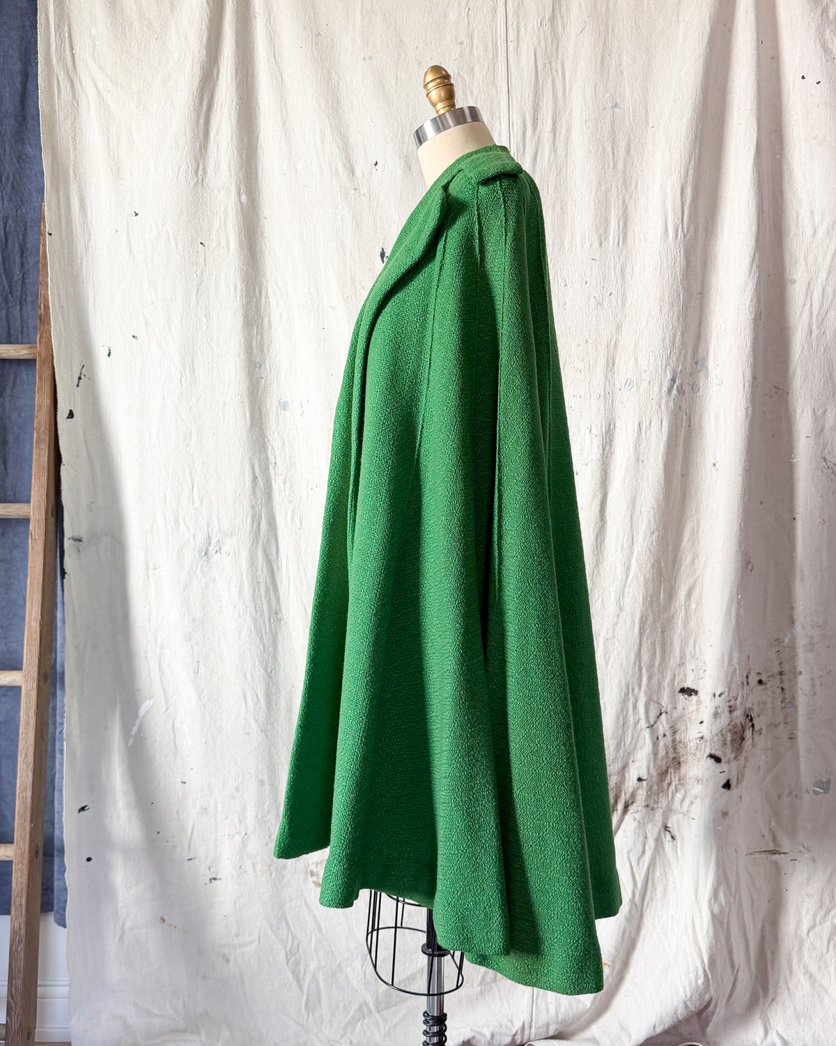 Vintage 60s Higbee's Cleveland Kelly Green Bouclé Cape Coat