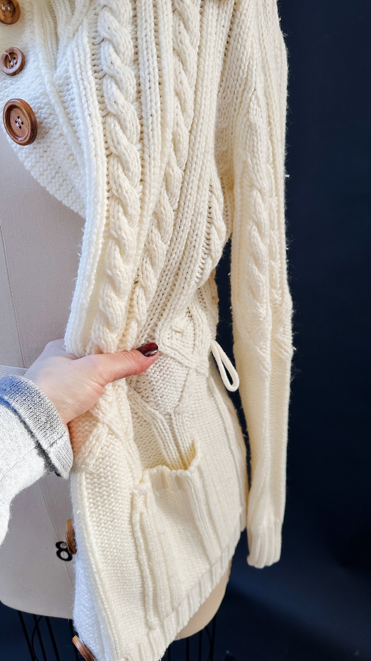 Vintage 70s Cream Folded Collar Thick Knit Cardigan (S/M)