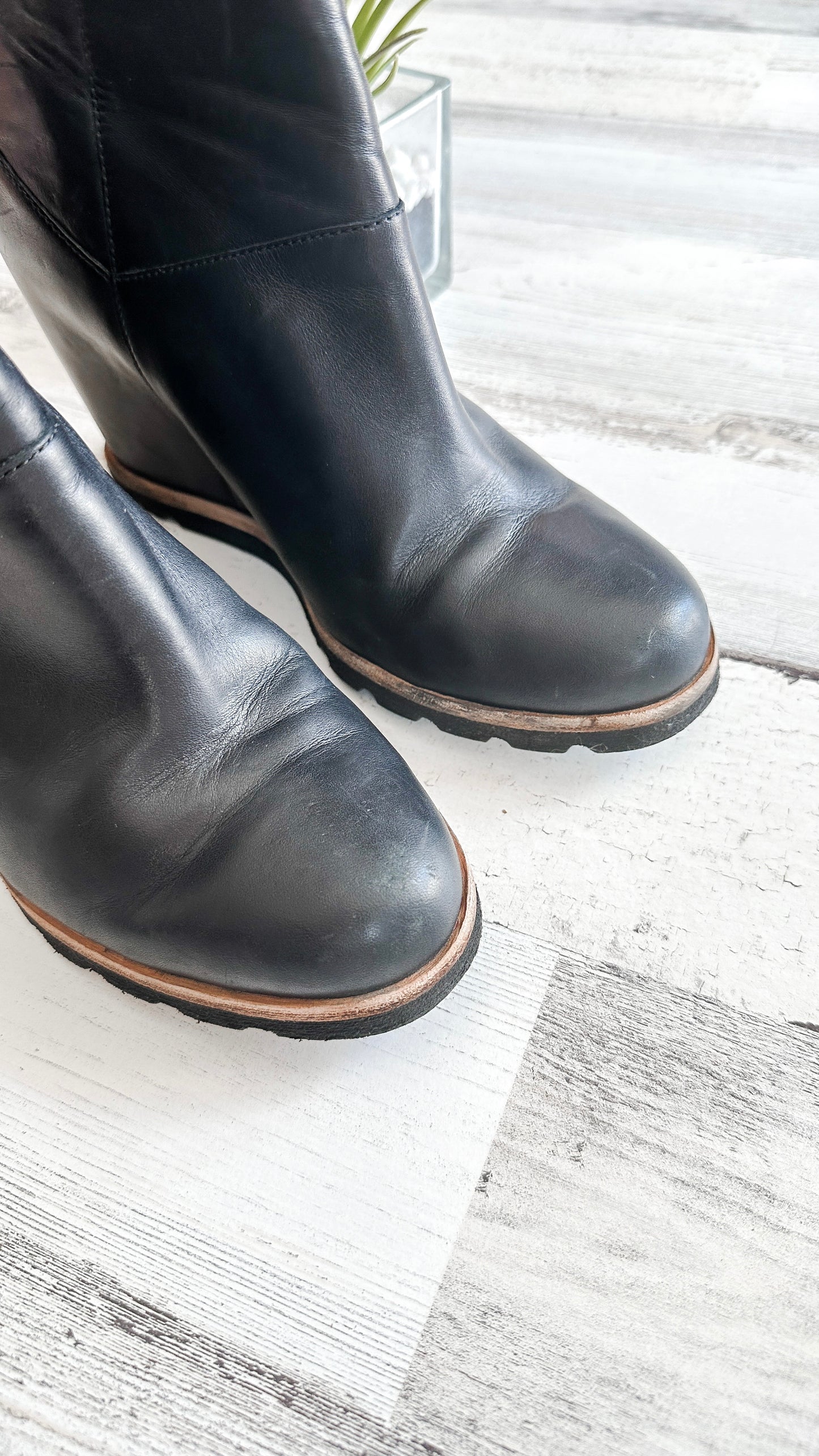 UGG Black Leather Amal Wedge Boots (7.5)