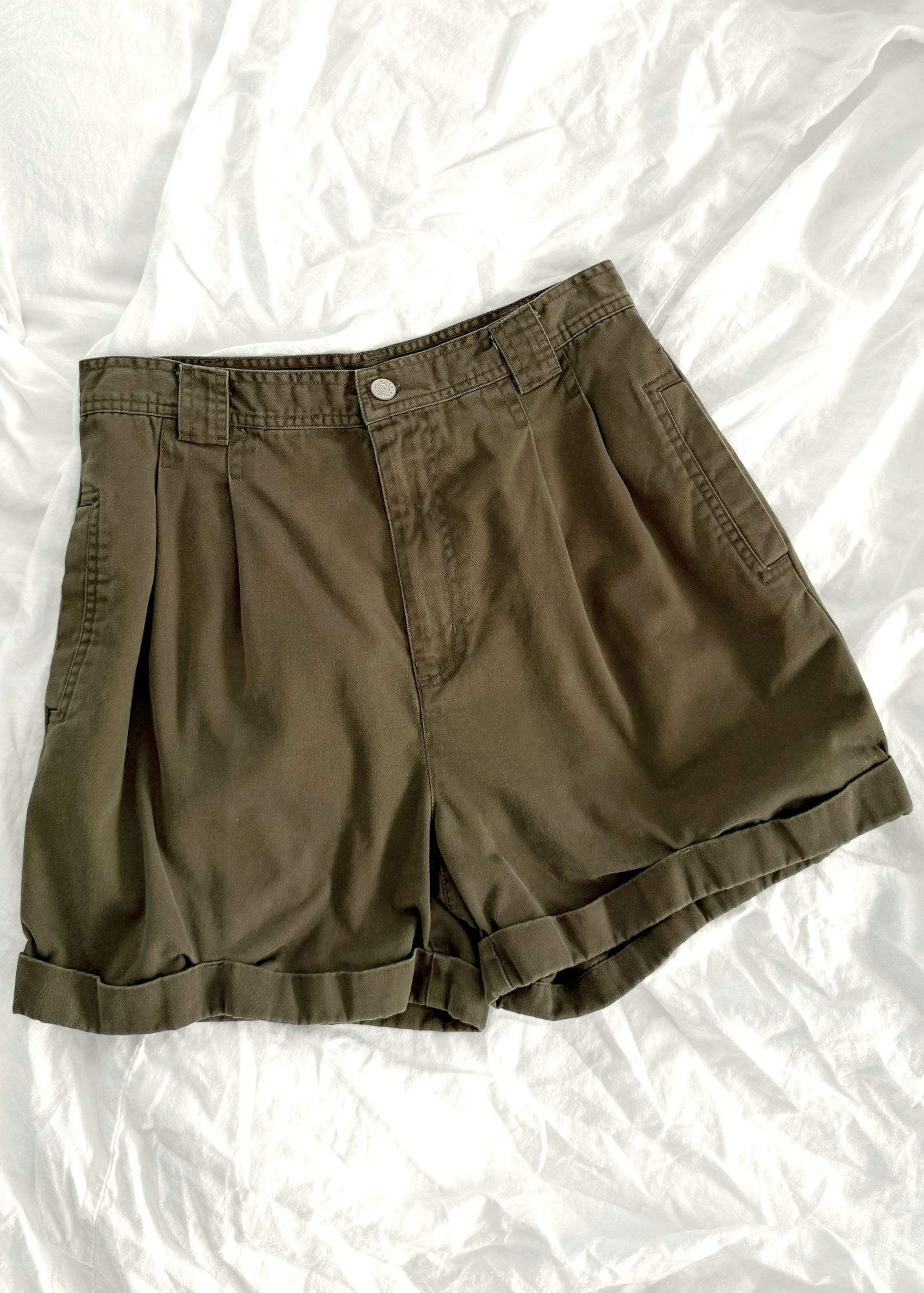 Vintage 90s Bill Blass Olive Green Khaki Cotton High Waist Rolled Cuff Shorts