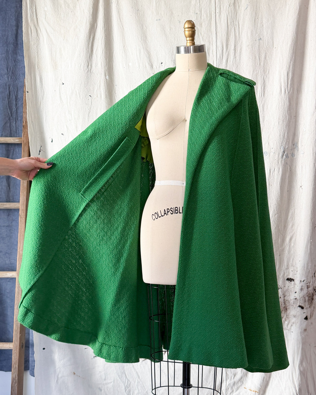 Vintage 60s Higbee's Cleveland Kelly Green Bouclé Cape Coat