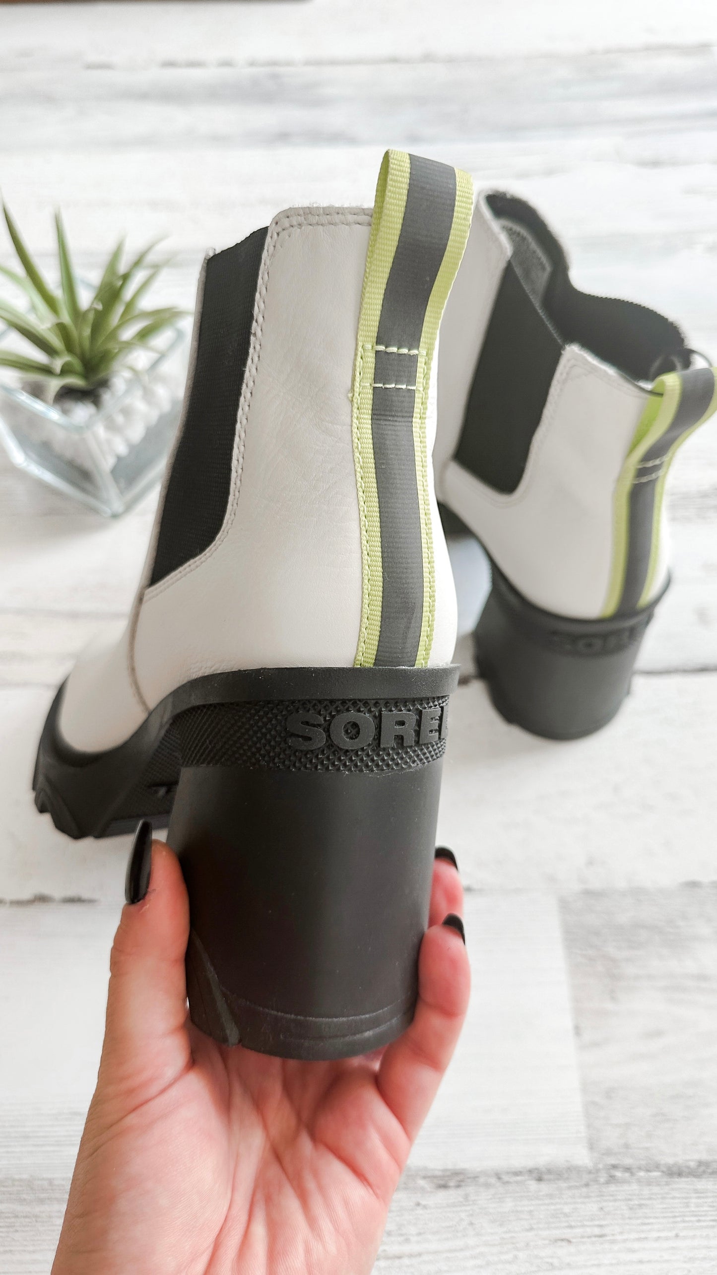 Sorel Brex Heel Chelsea Waterproof White Boots (7.5)