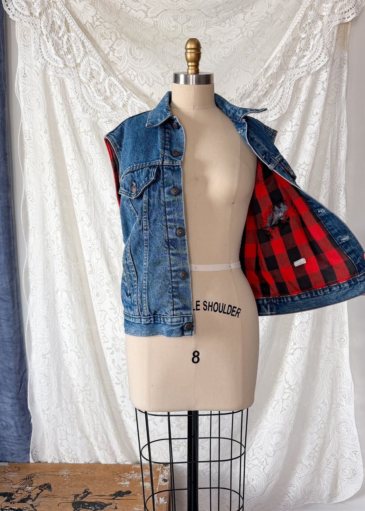 Vintage 1983 Levi’s Denim Buffalo Plaid Lined Trucker Vest (M)