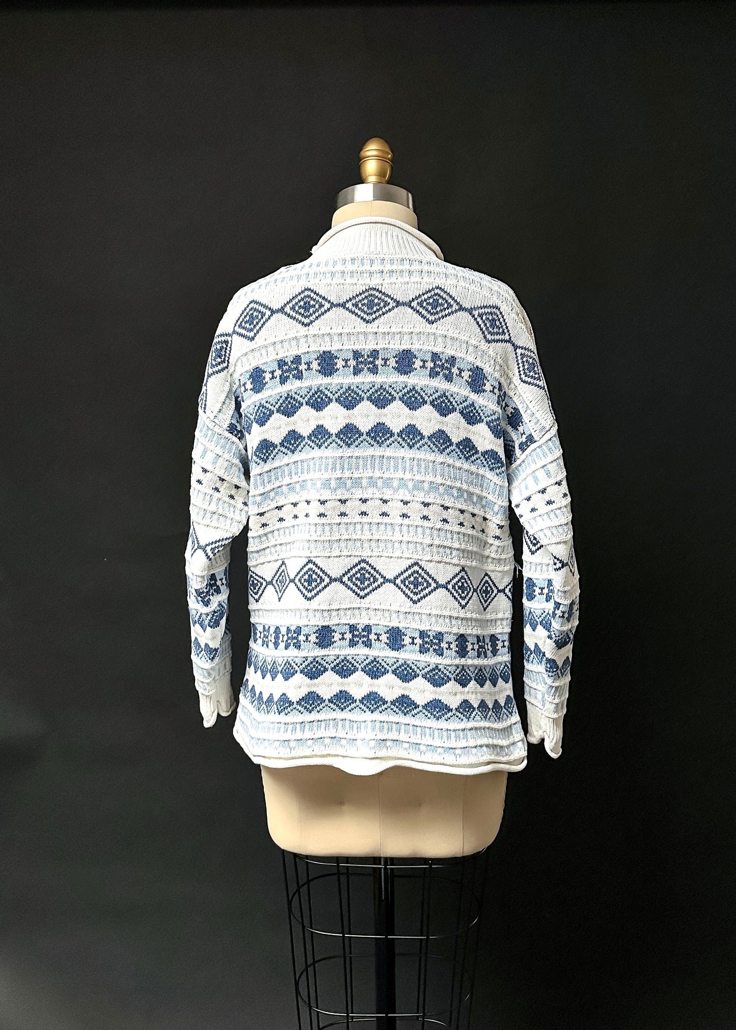 Vintage 90s Nuovo Country Seat Ivory & Blue Knit Pullover Sweater (S/M)