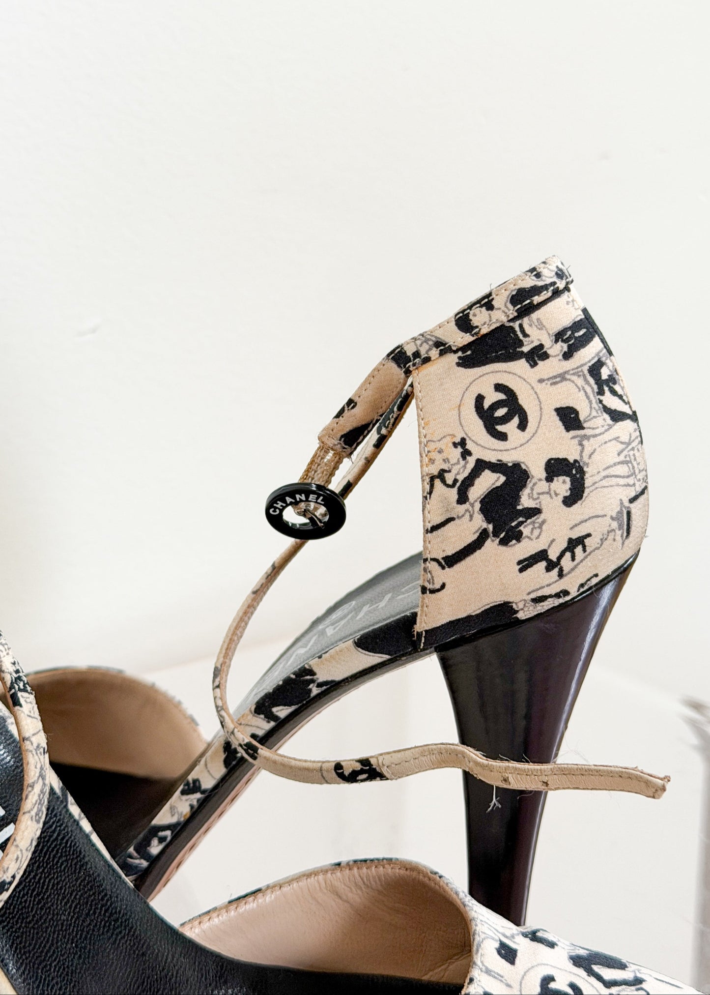 *Rare!* Vintage 2003 Chanel Black Cream D'orsay Print Round Toe Ankle Strap Heels (39)