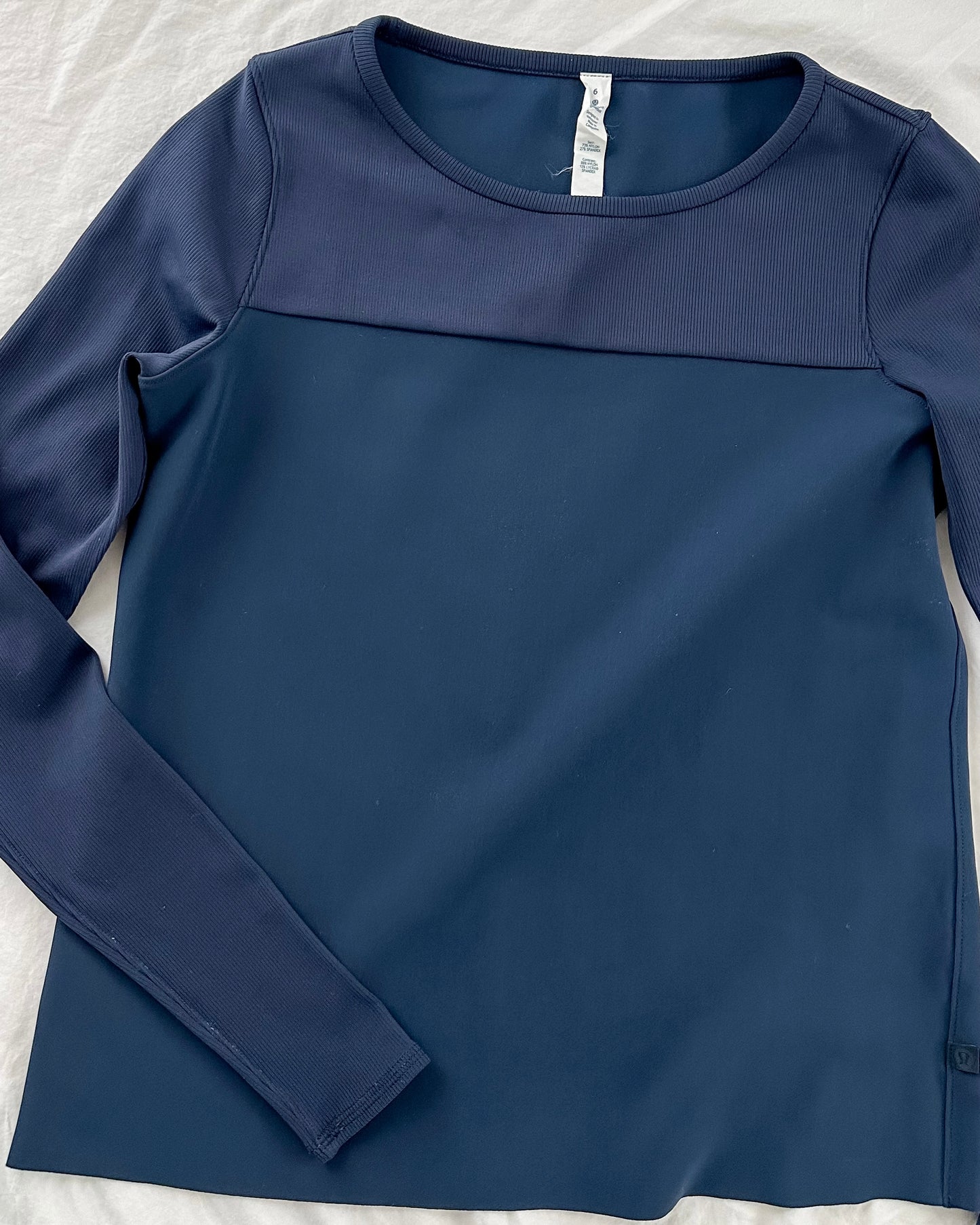 Lululemon Out Of This World Long Sleeve Top in Inkwell Navy (6)