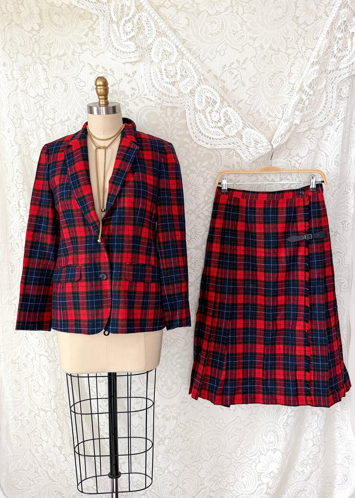 Vintage Pendleton Red Tartan Plaid Pure Virgin Wool Blazer Made in USA