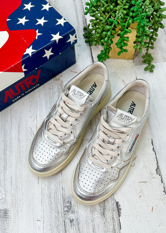 NEW Autry Medalist Leather Silver Low-Top Sneakers (39)