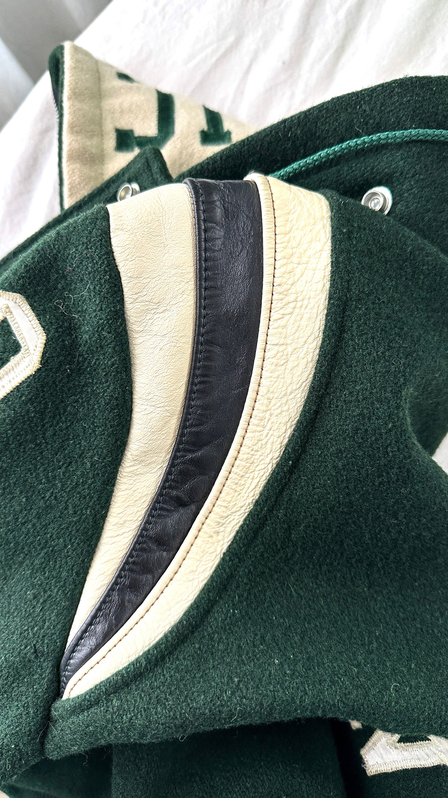 Vintage 70s Elyria Catholic Panthers Green Varsity Lettermen Jacket (S)