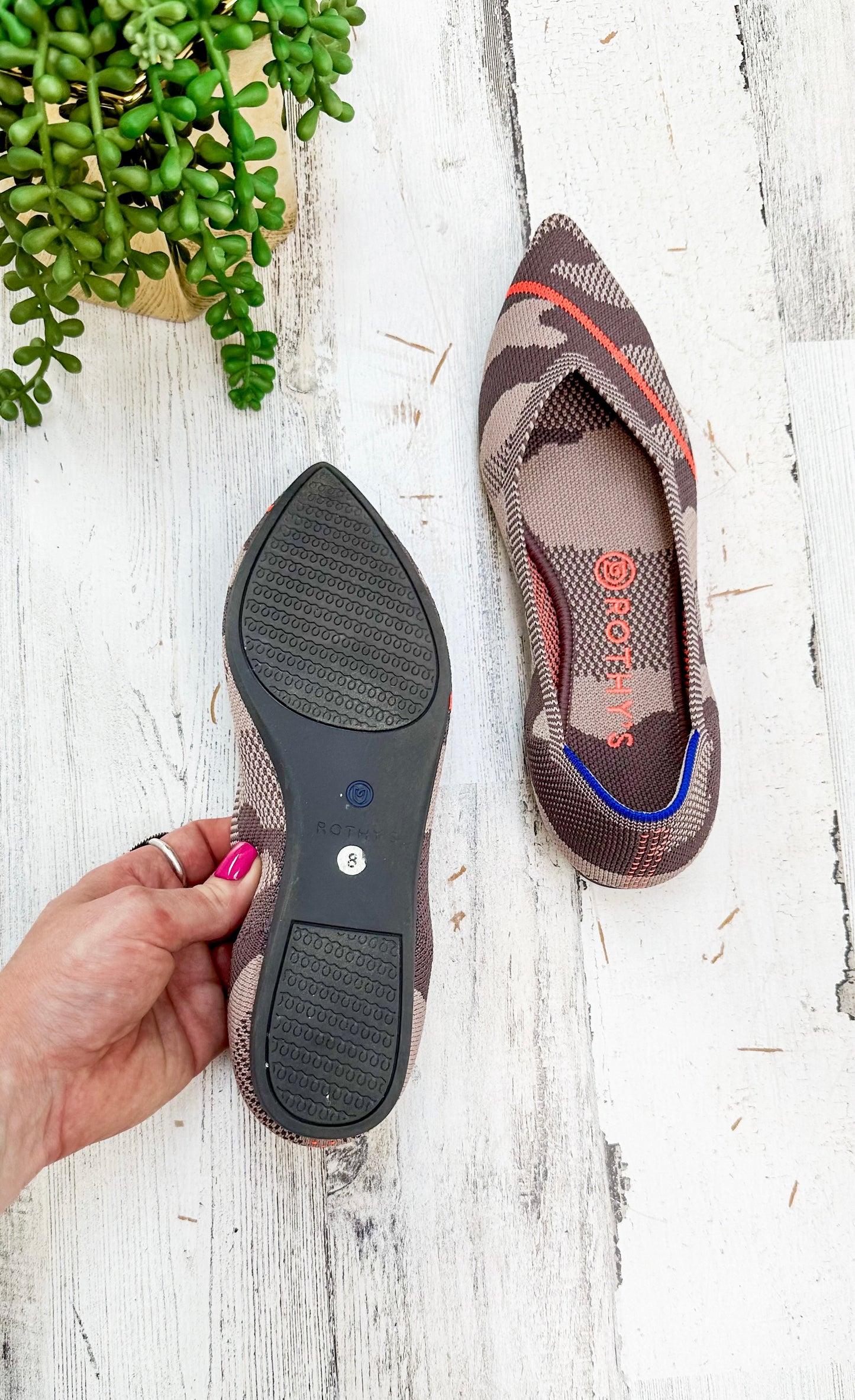 NEW Rothy’s Taupe Camo & Orange Neon Stripe Point Flat Shoes (8)