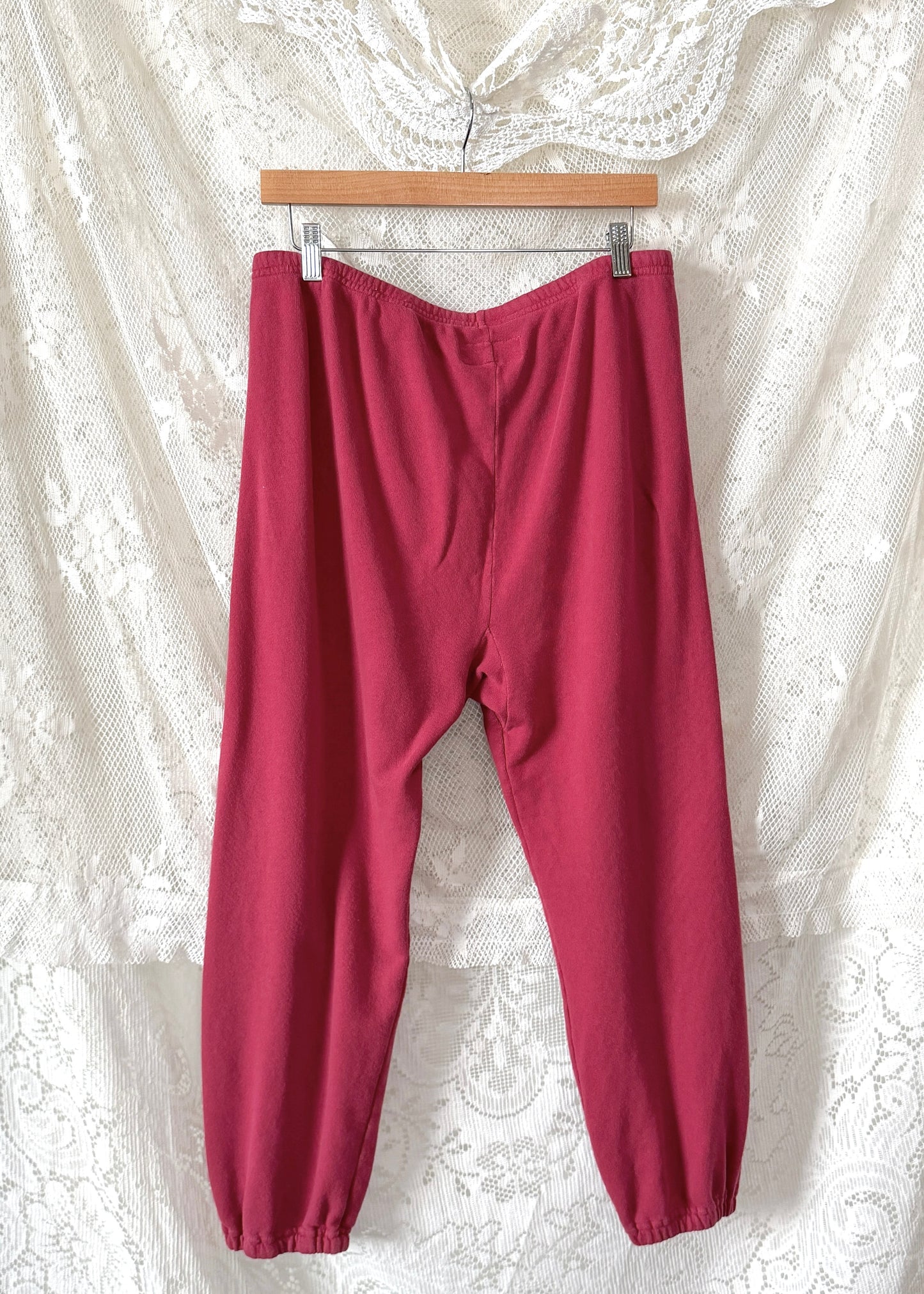 The GREAT Stadium Joggers Sweatpants in Cranberry Red (3 or L)
