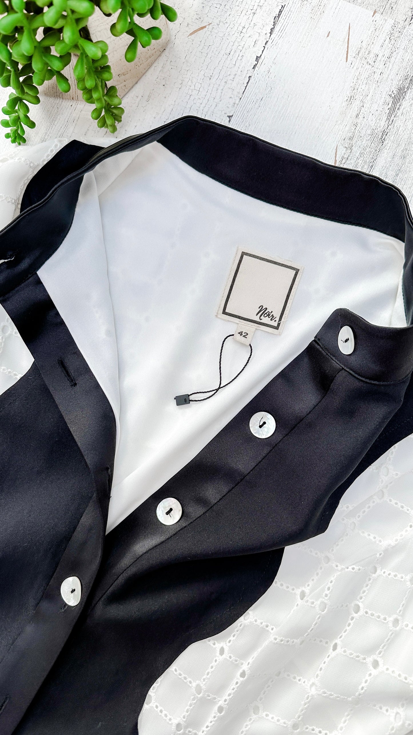 London Coat Company ' Noir ' Ivory & Black Contrast Shell Button Dress (EU 42 or US 10)