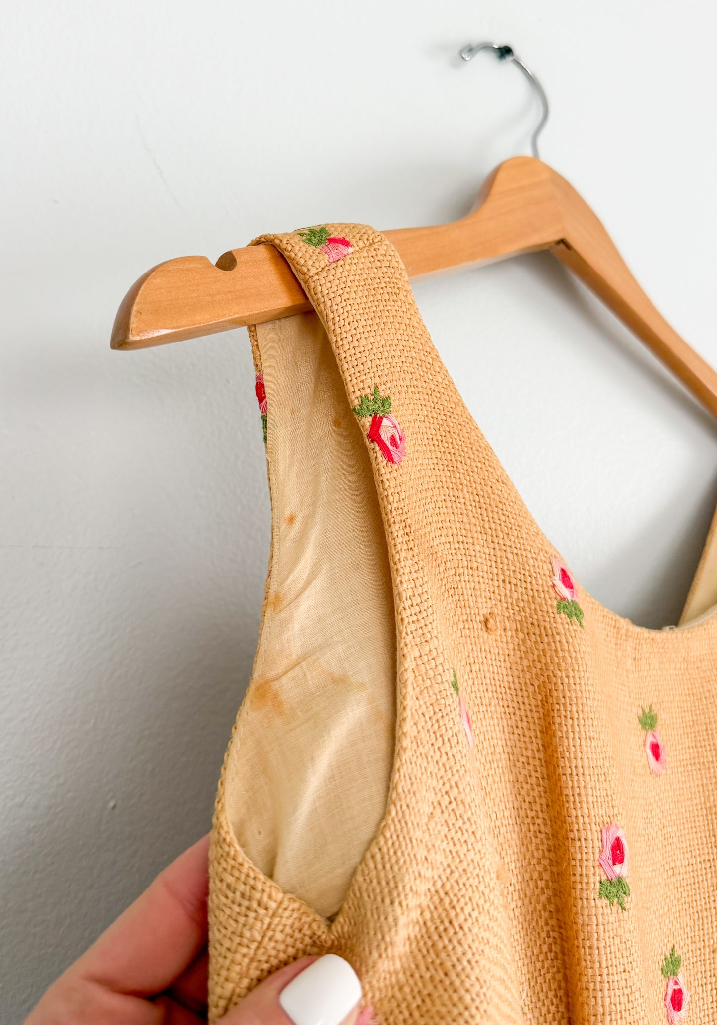 Vintage 1950s Burlap Rose Embroidered Garden Party Belted Dress