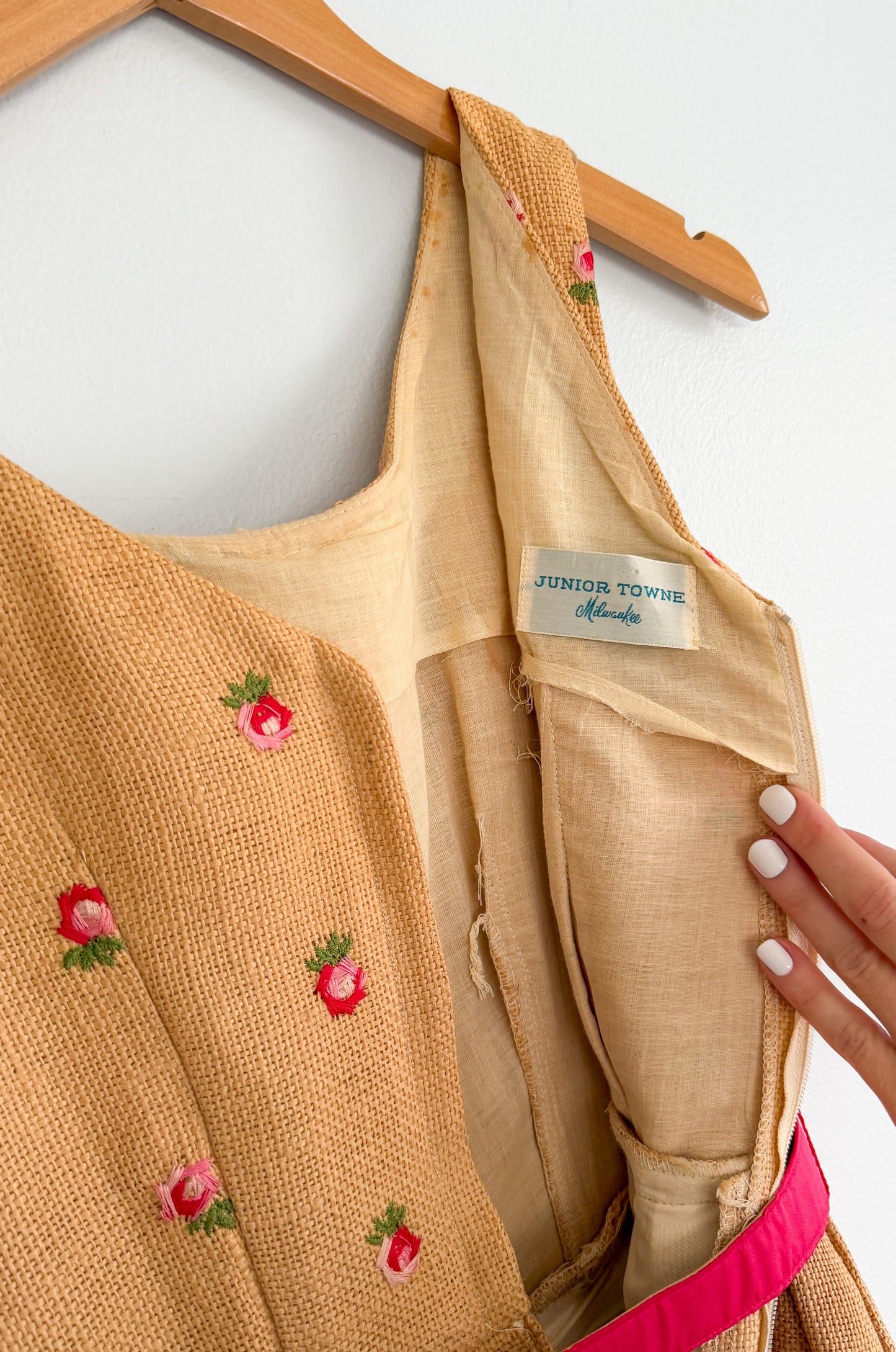 Vintage 1950s Burlap Rose Embroidered Garden Party Belted Dress