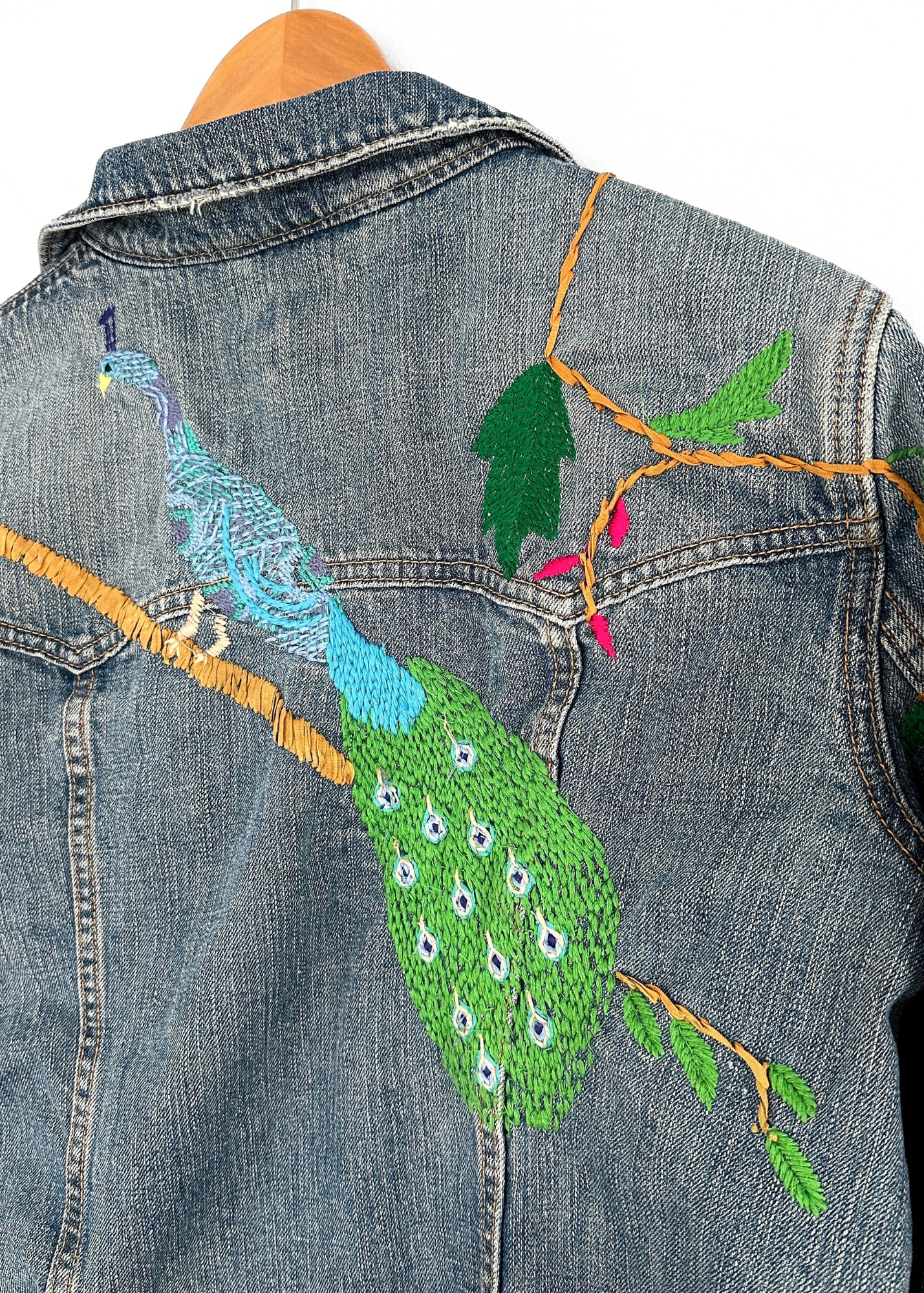 Gap Jean Denim Medium Wash Peacock Embroidered Jacket