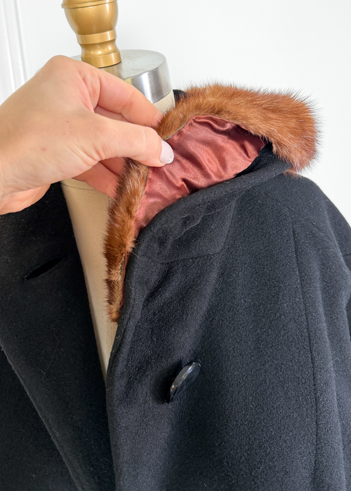 Vintage 60s Black Cashmere & Mink Collar Winter Coat (L)