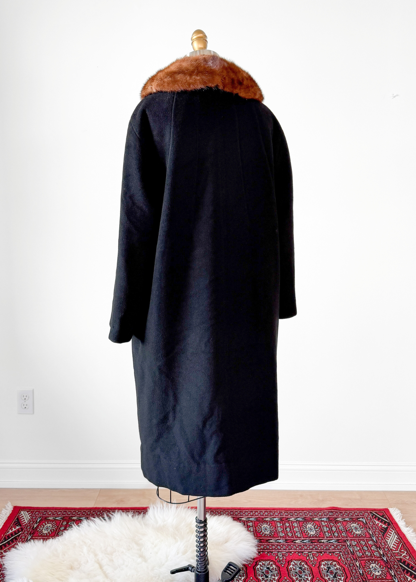 Vintage 60s Black Cashmere & Mink Collar Winter Coat (L)